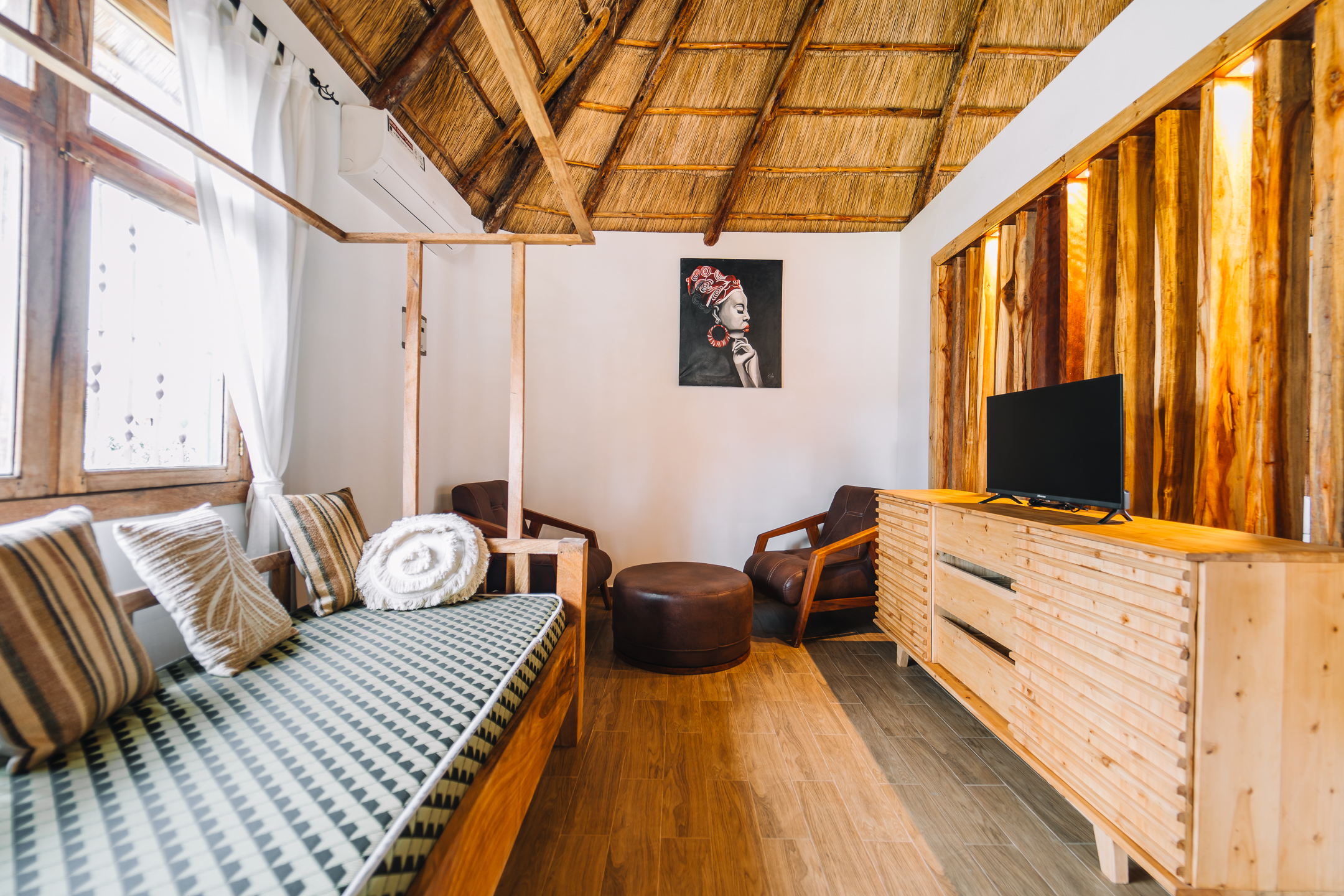 Bungalow King Size Bed