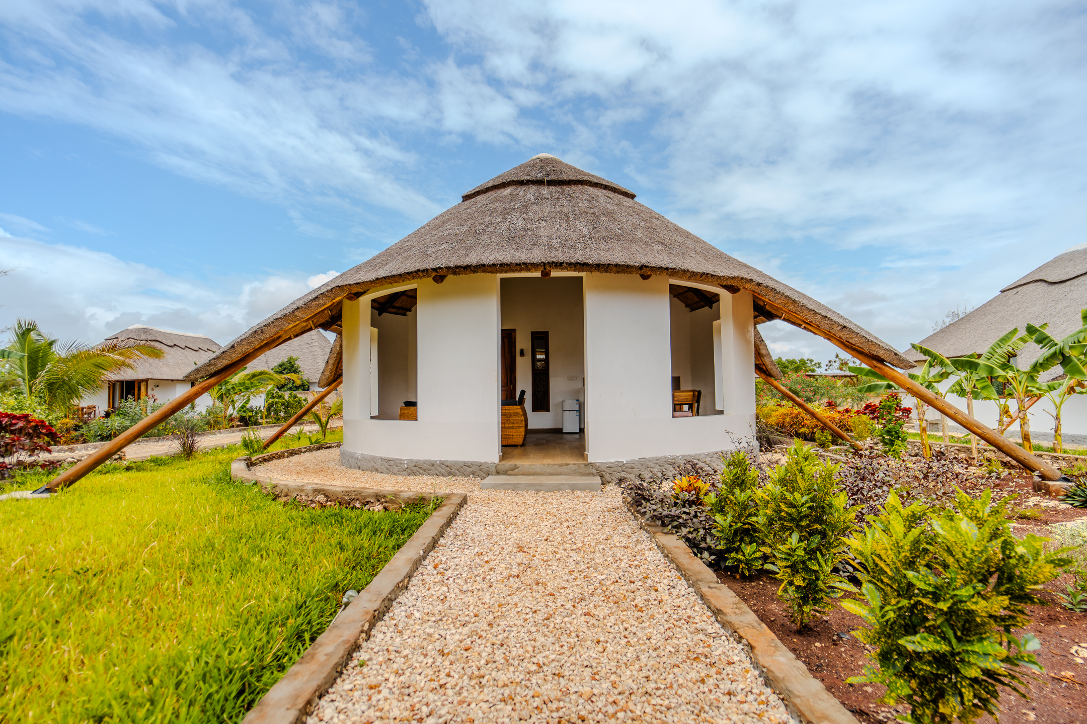 Bungalow King Size Bed