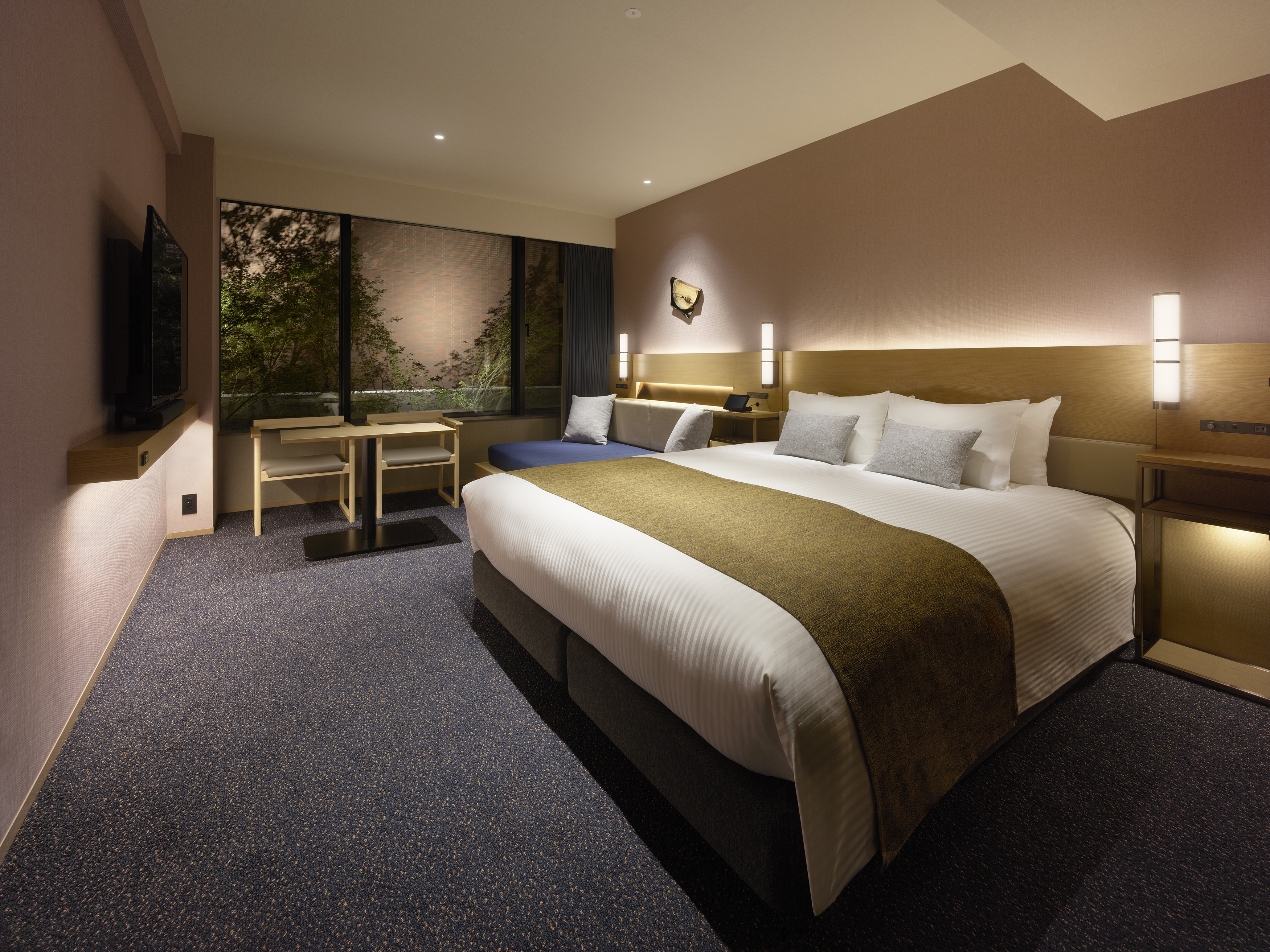 Double Superior King Bed