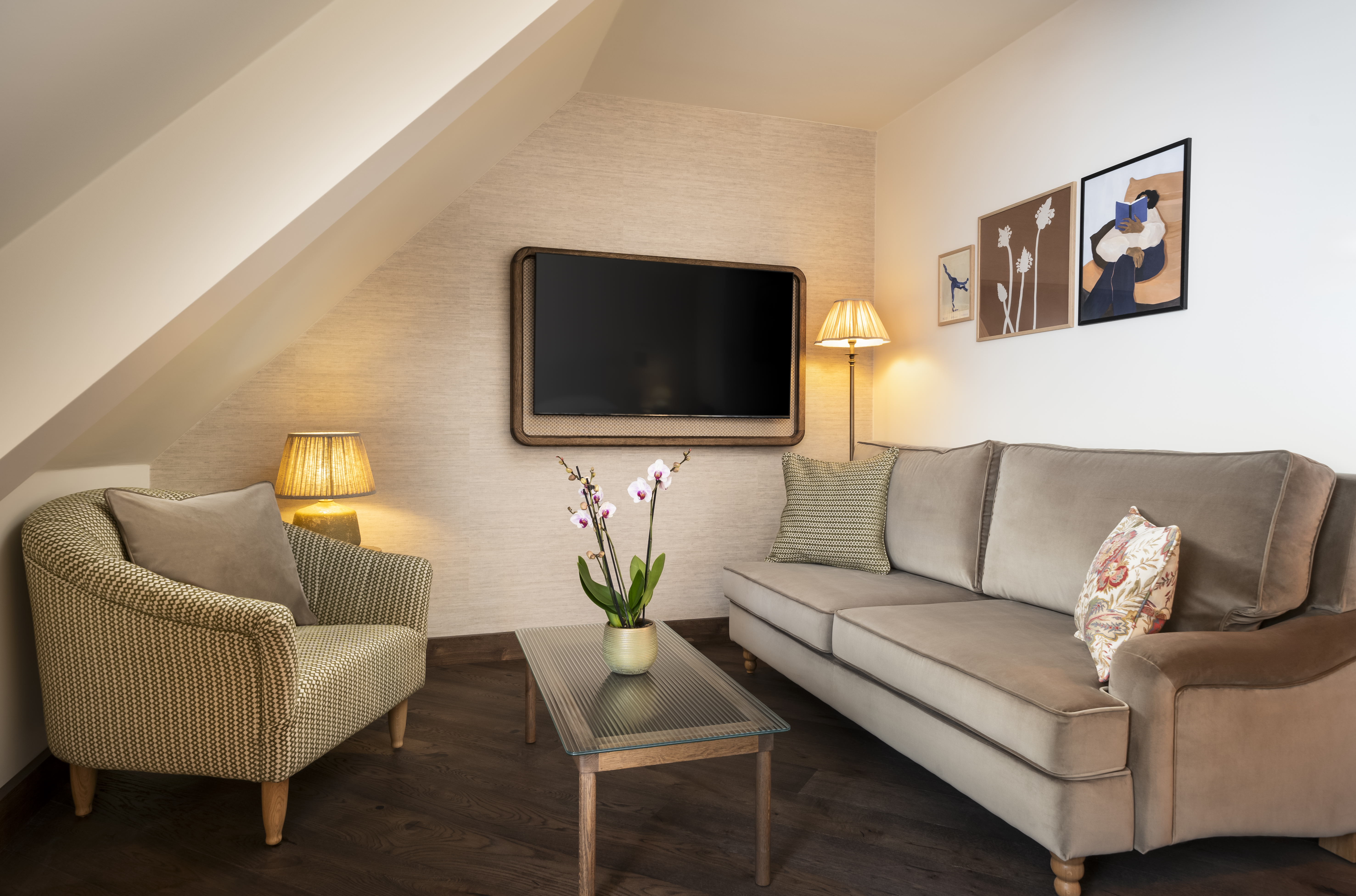 Junior Suite Deluxe King Bed