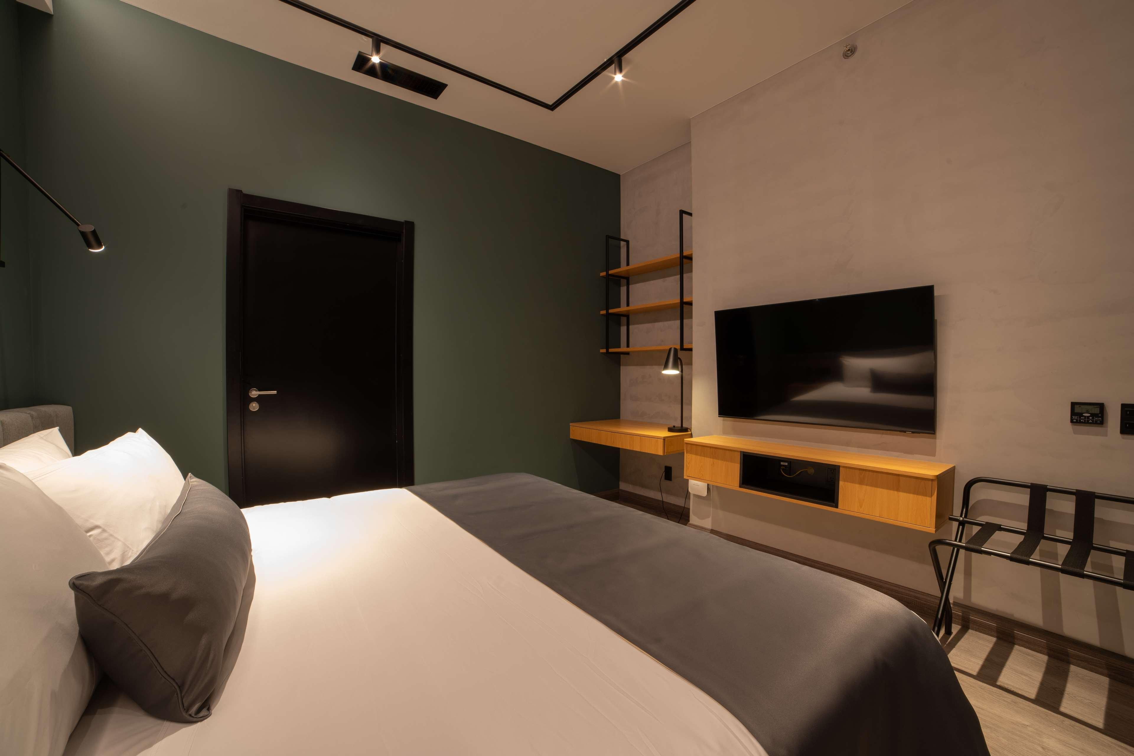 Double King Size Bed