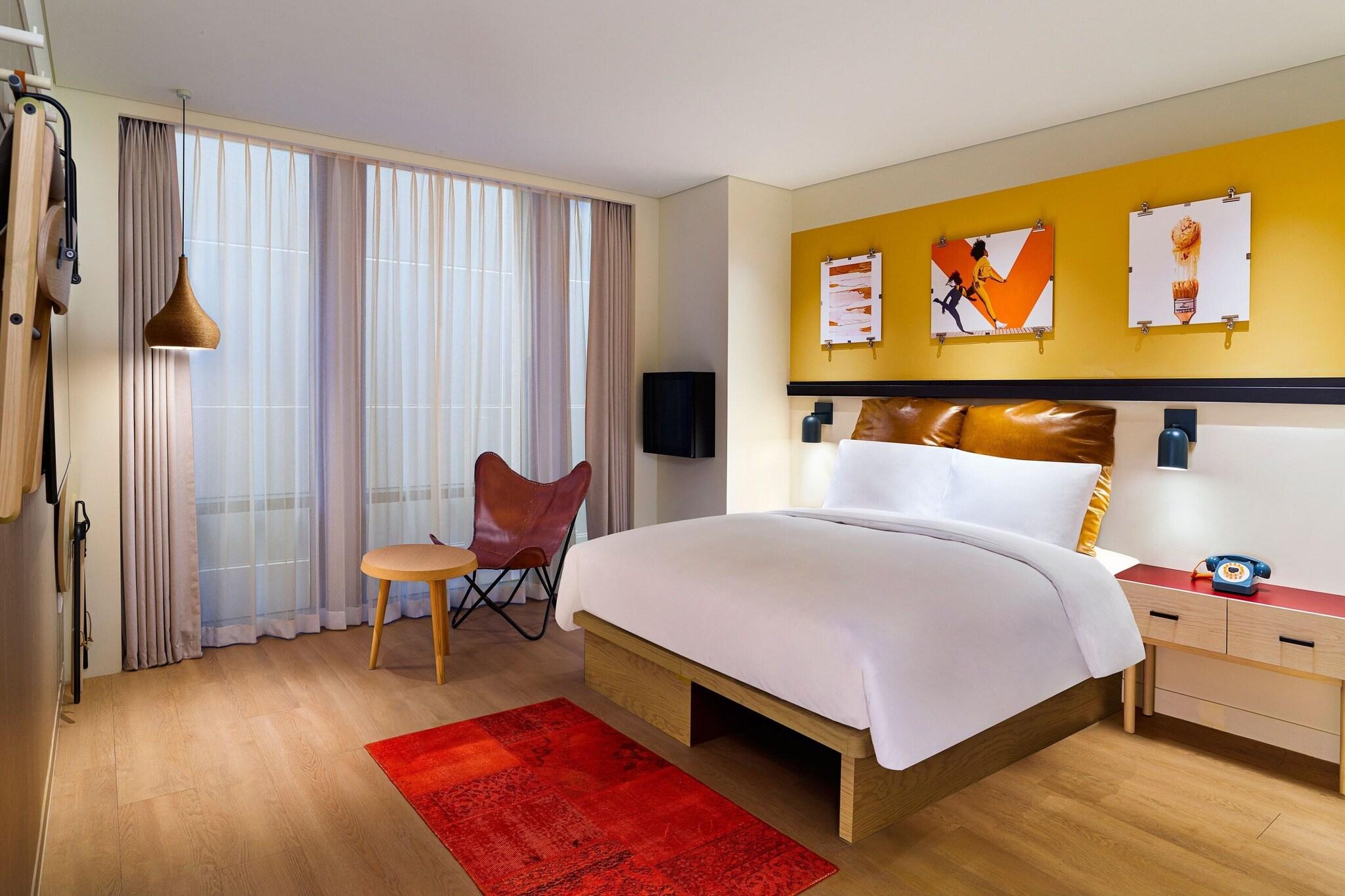 Suite City View Queen Bed