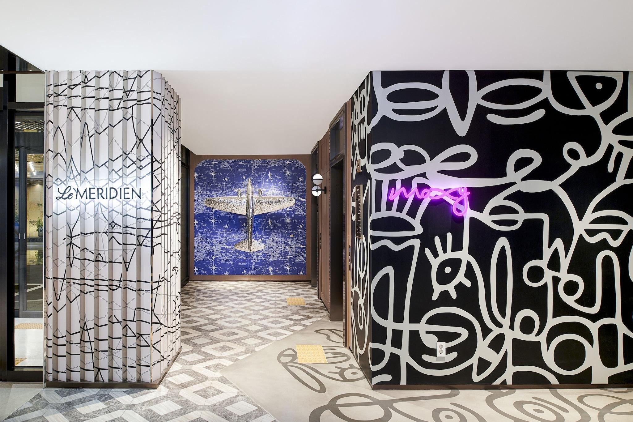 Double City View Queen Bed