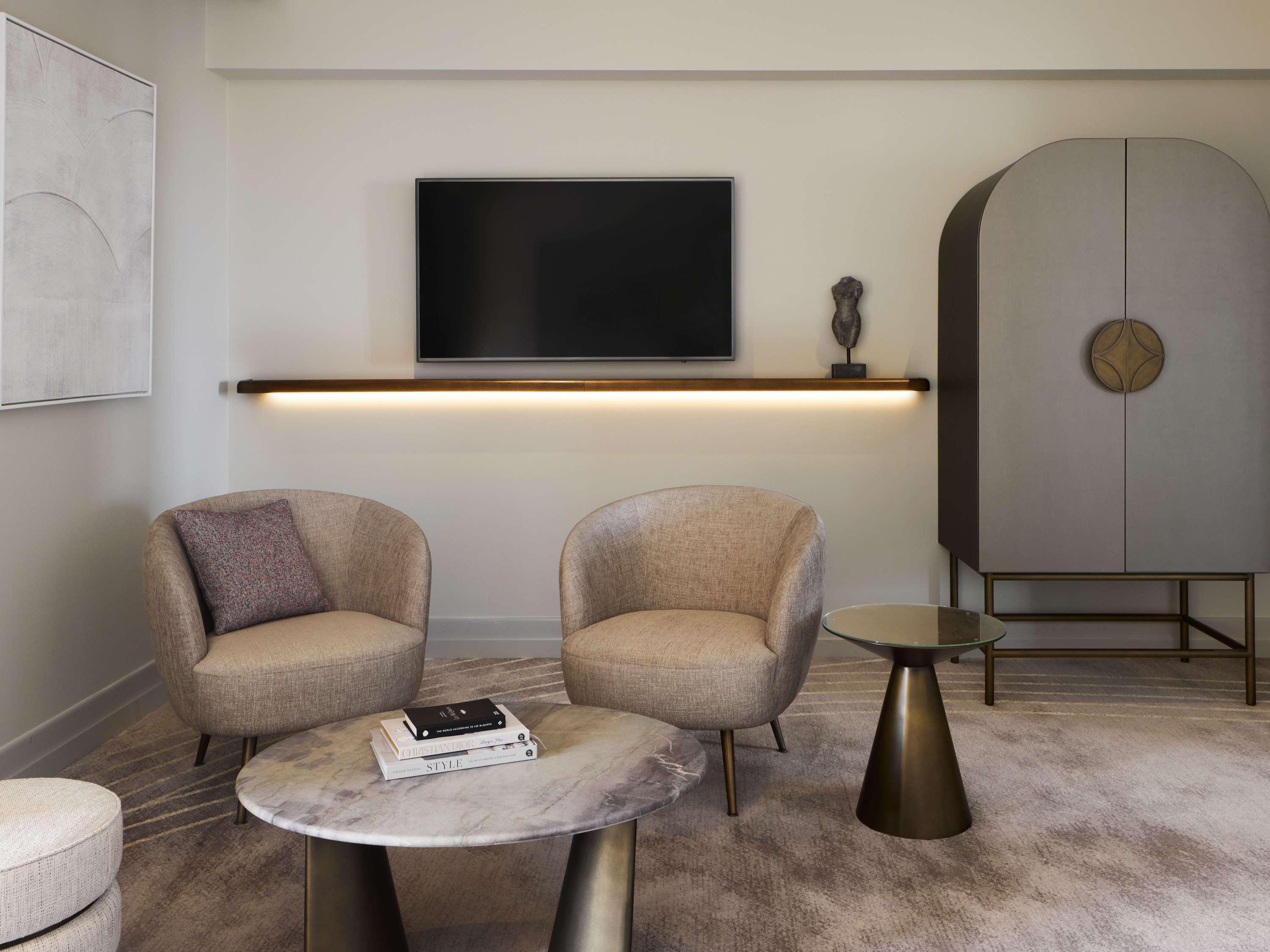 Junior Suite King Size Bed