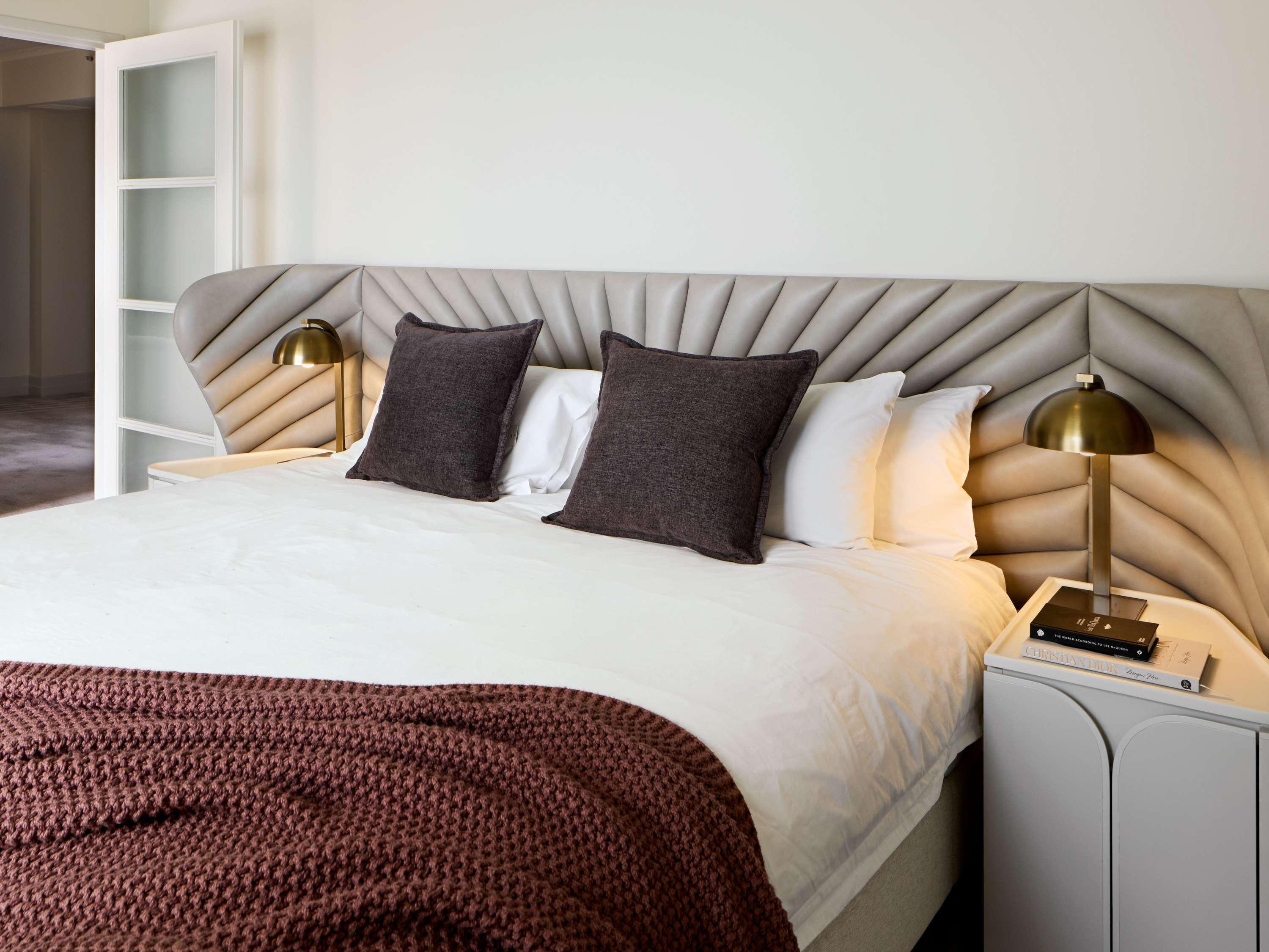 Suite Deluxe King Bed