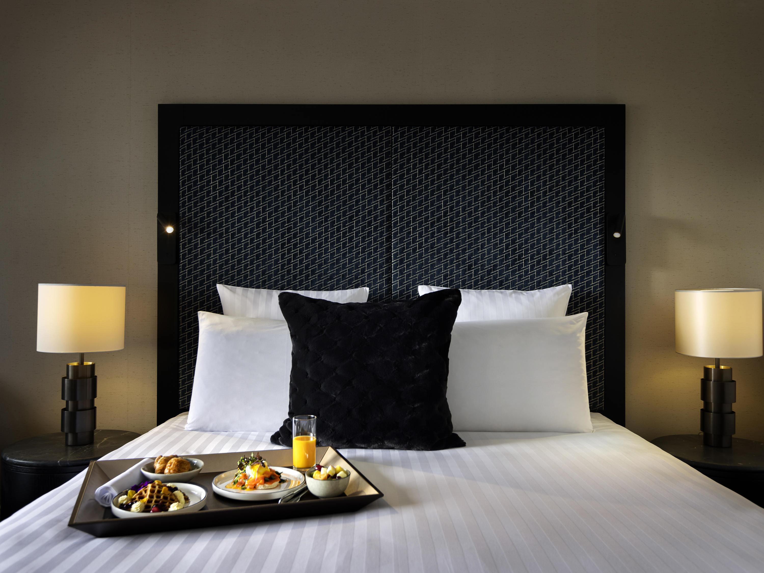 Suite Deluxe Queen Bed