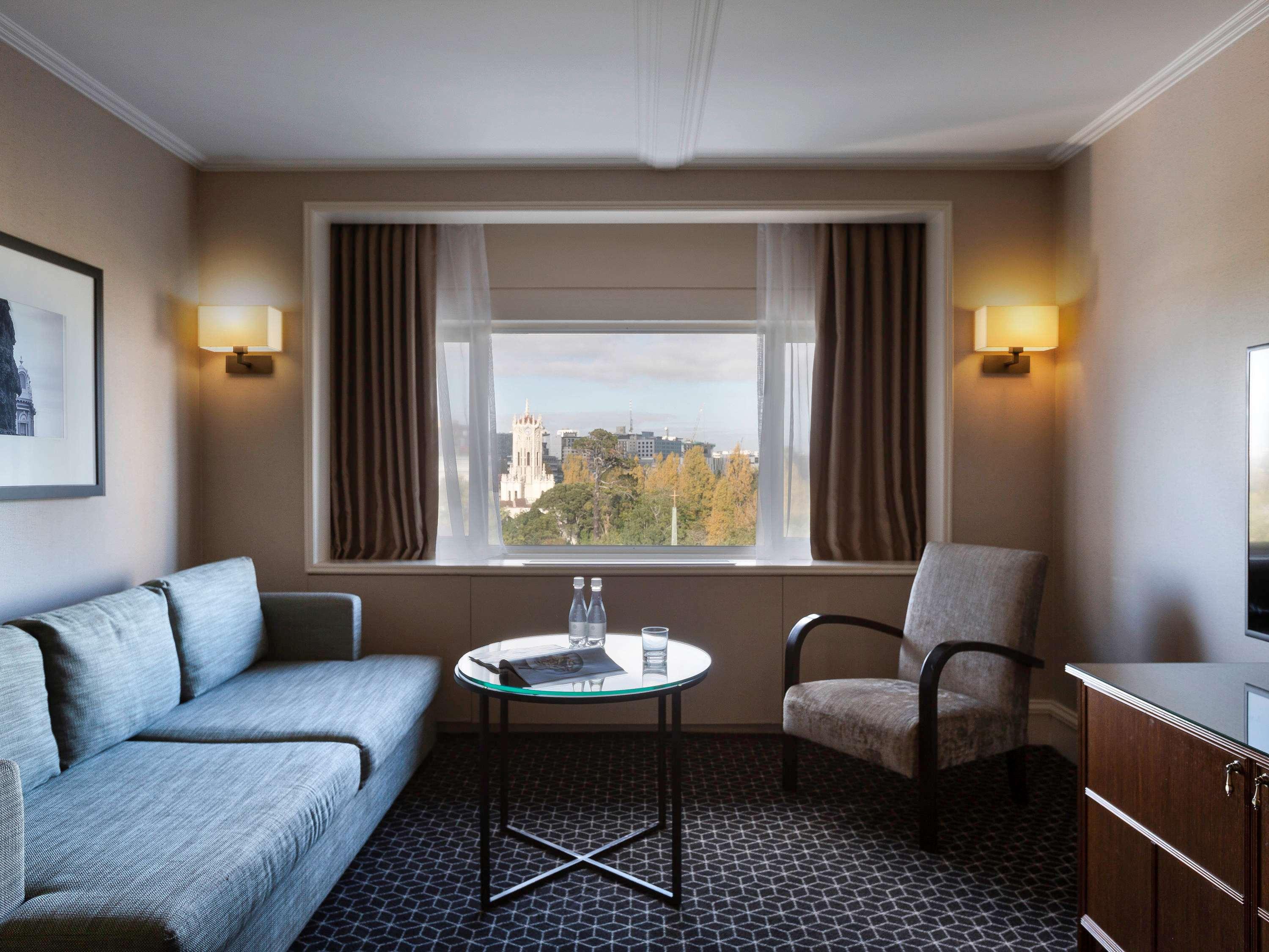 Suite Deluxe Queen Bed