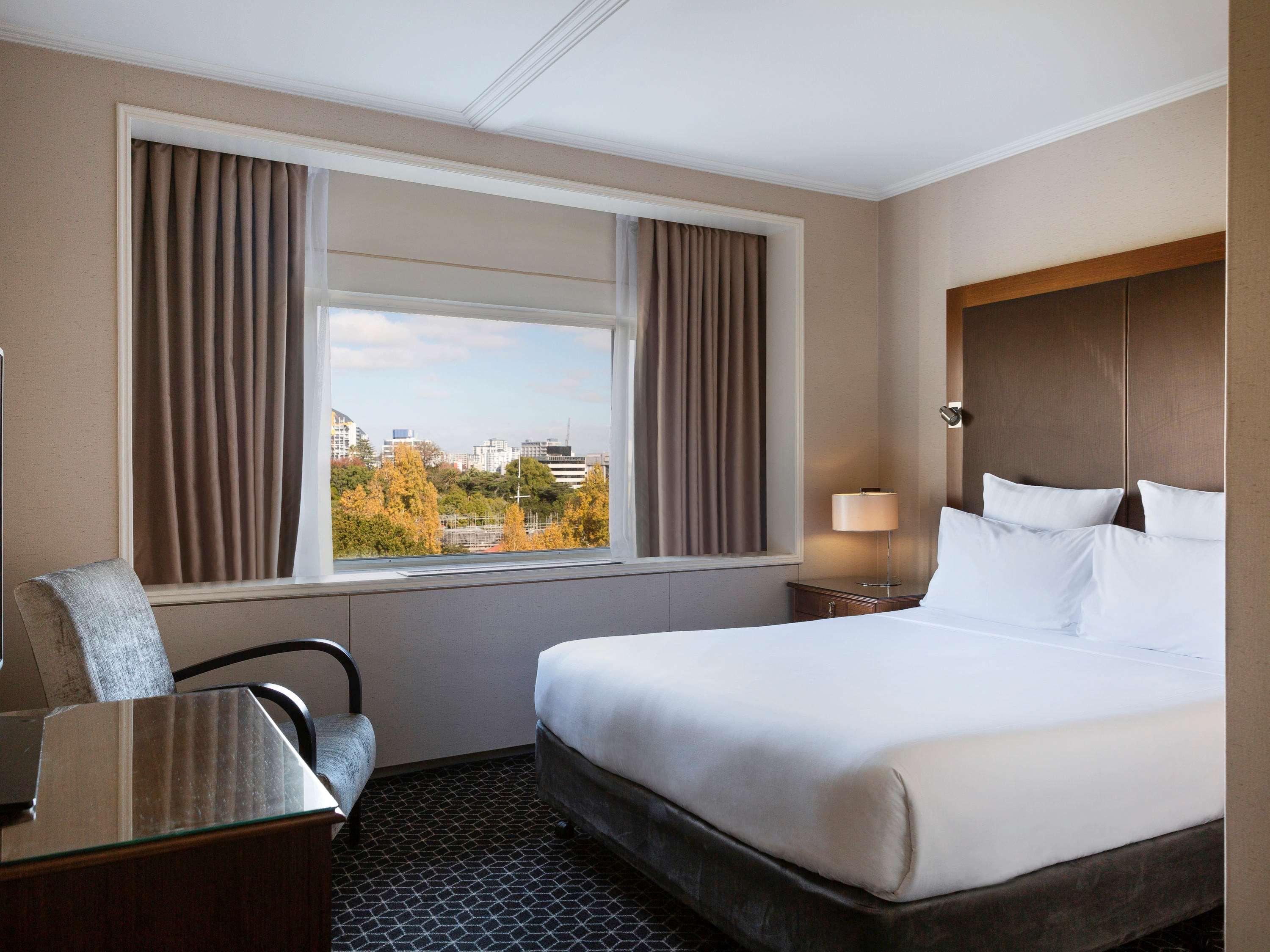 Suite Deluxe Queen Bed