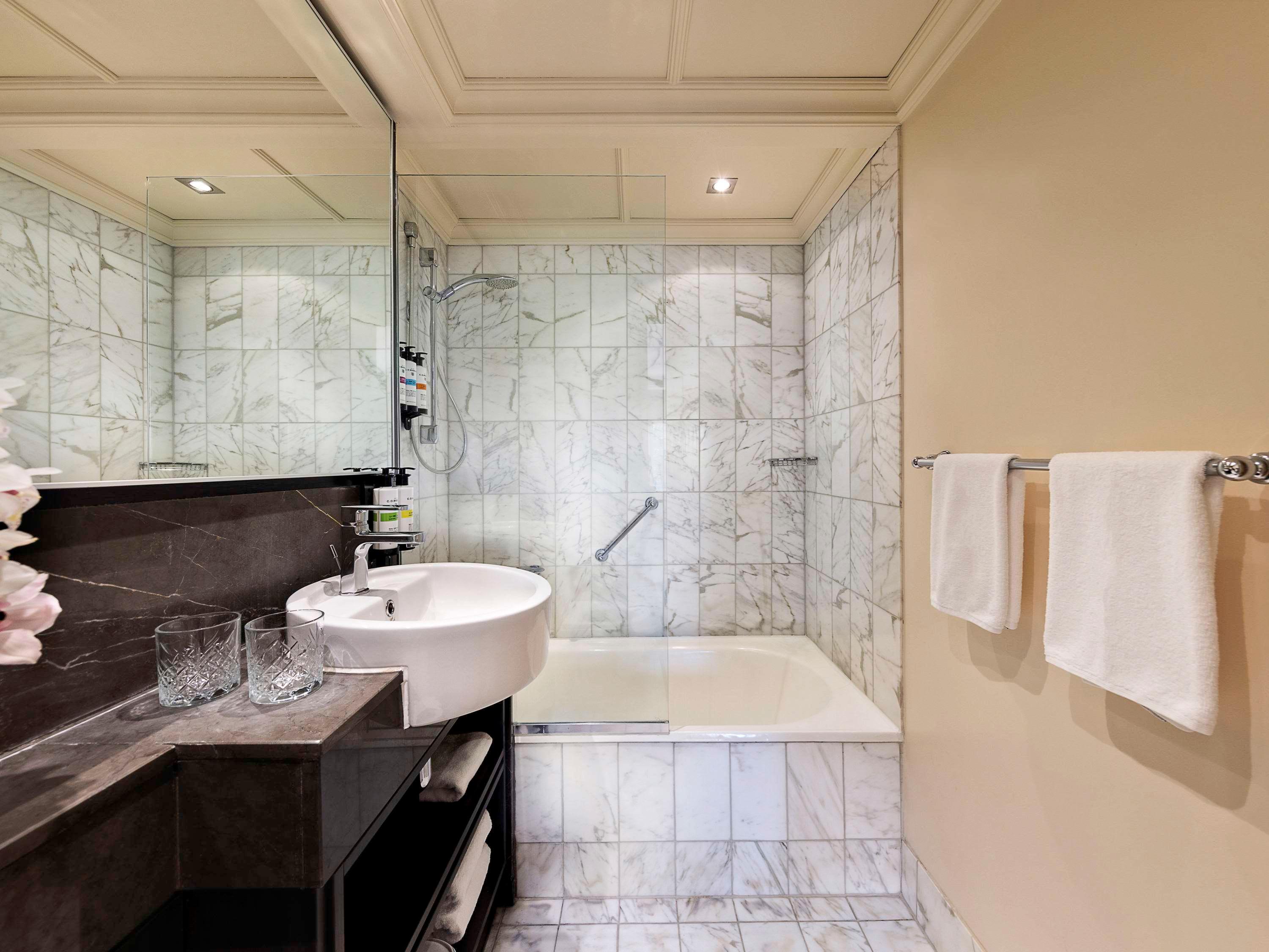 Junior Suite King Size Bed