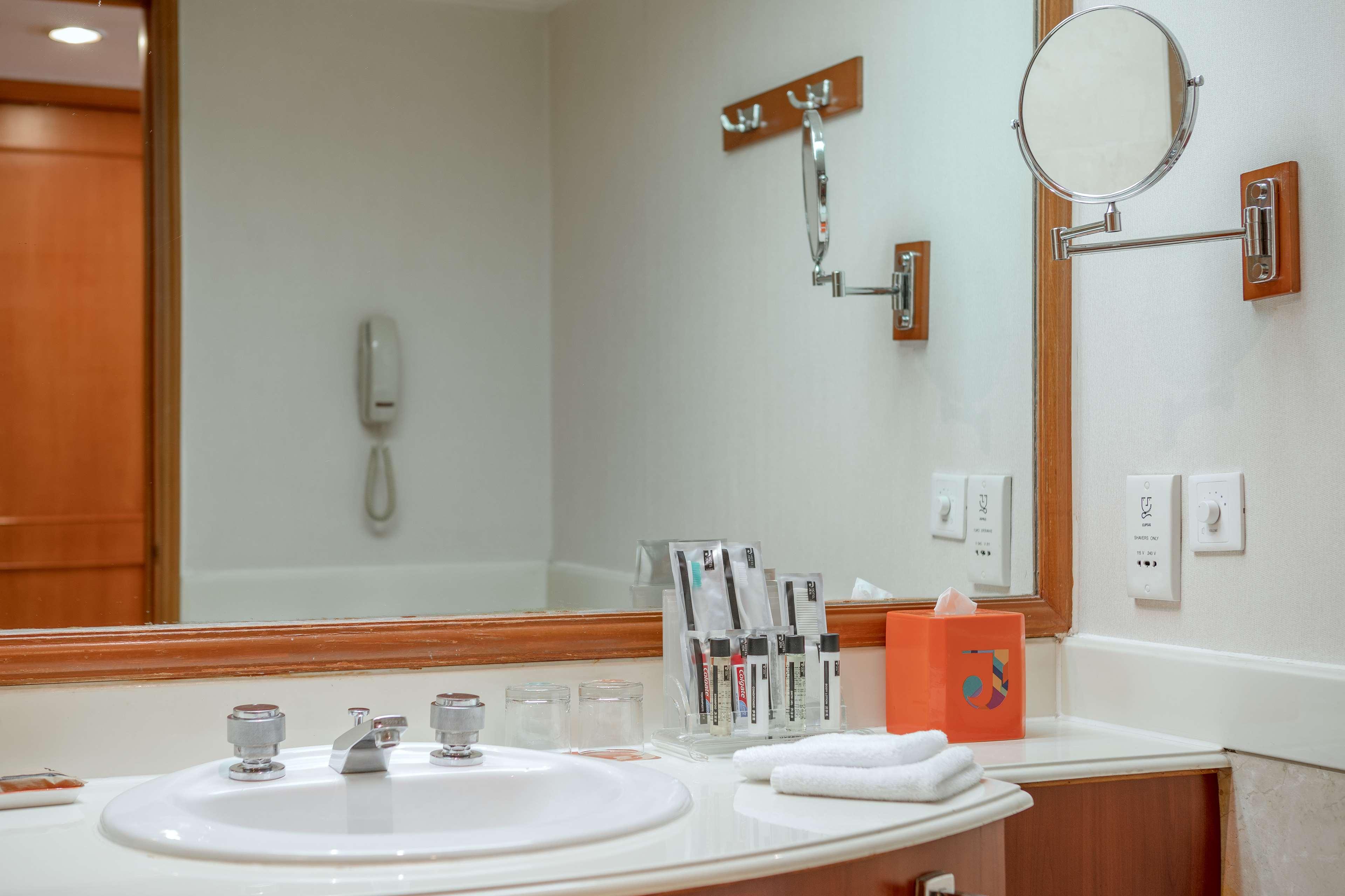 Double Deluxe King Bed