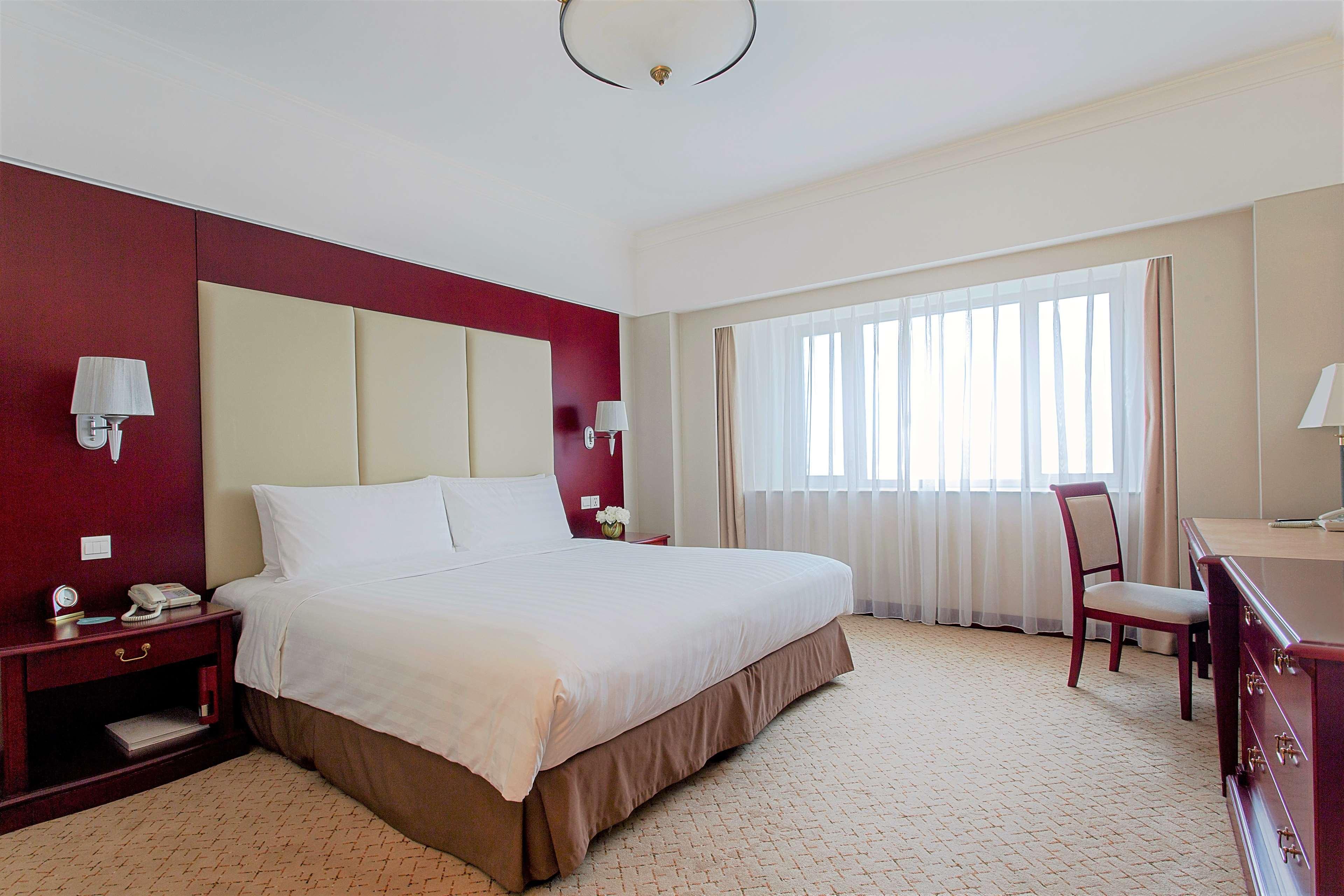 Double Deluxe King Bed