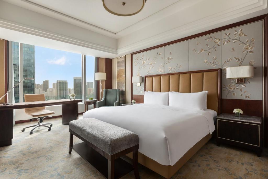 Double Club King Bed