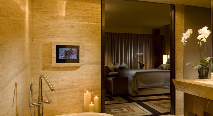 Double or Twin Deluxe