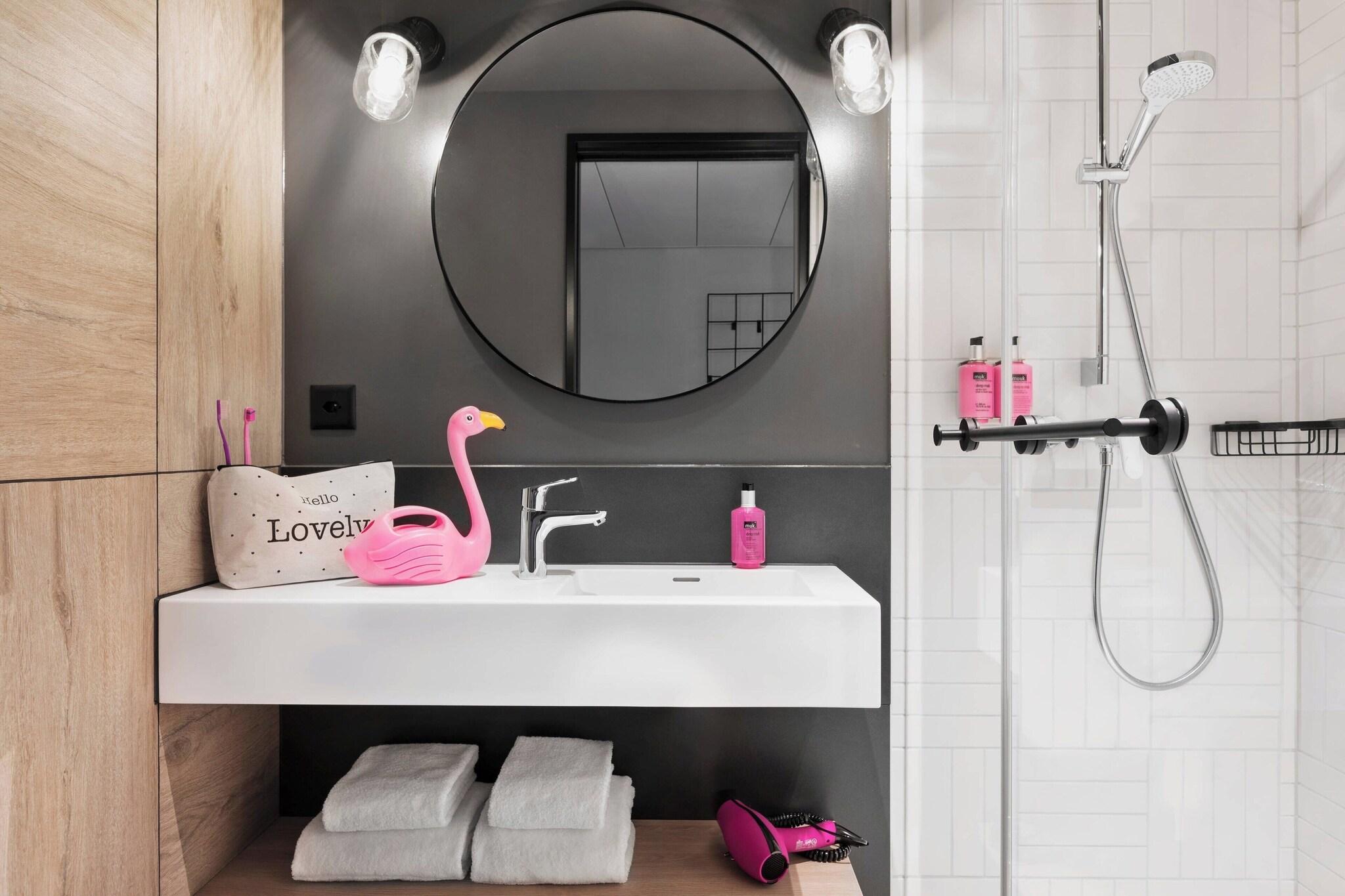 Double Queen Size Bed