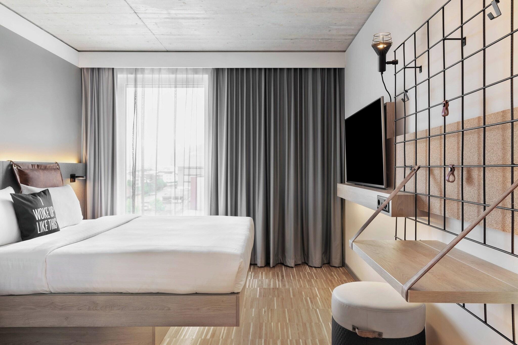 Double Queen Size Bed