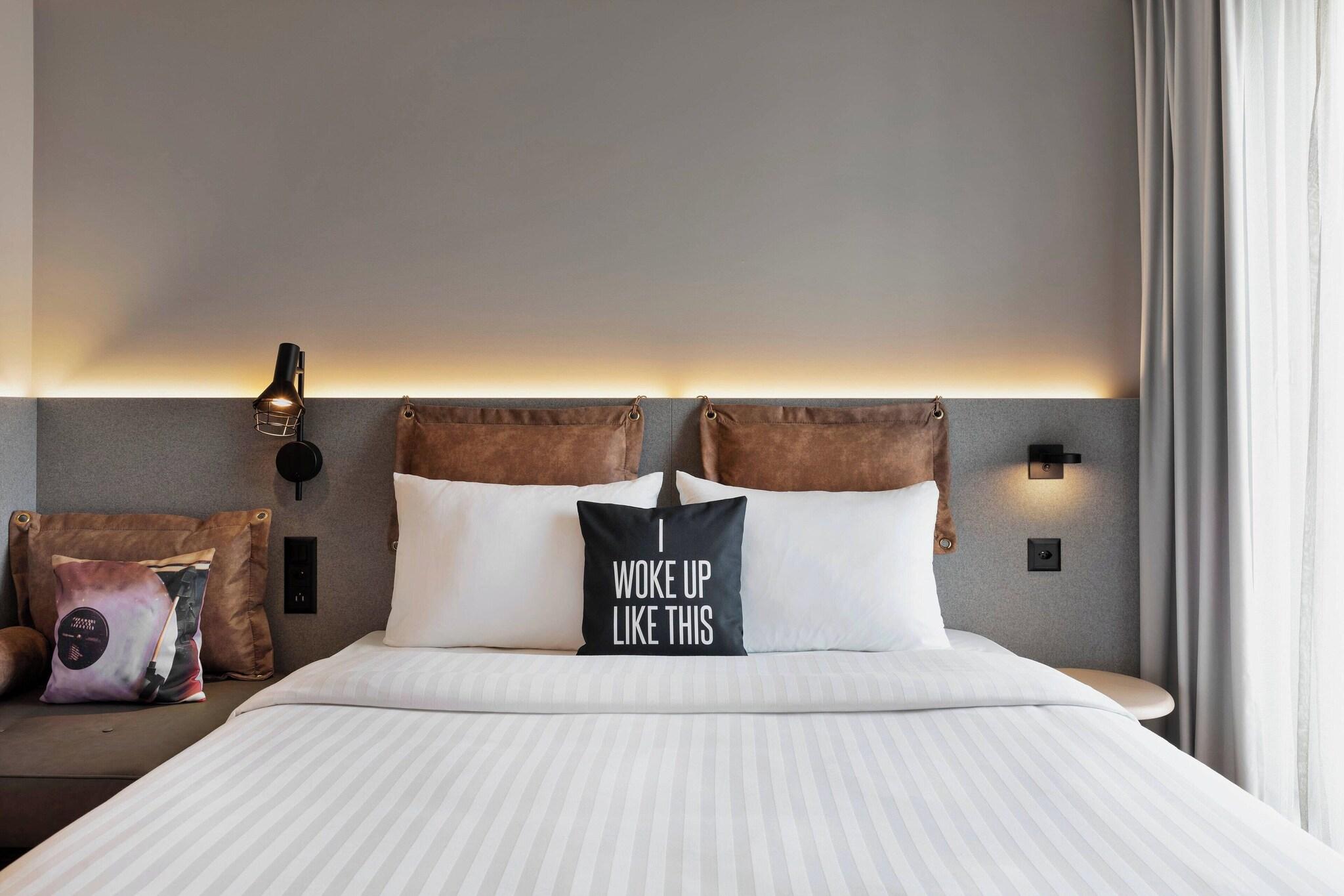 Double Queen Size Bed