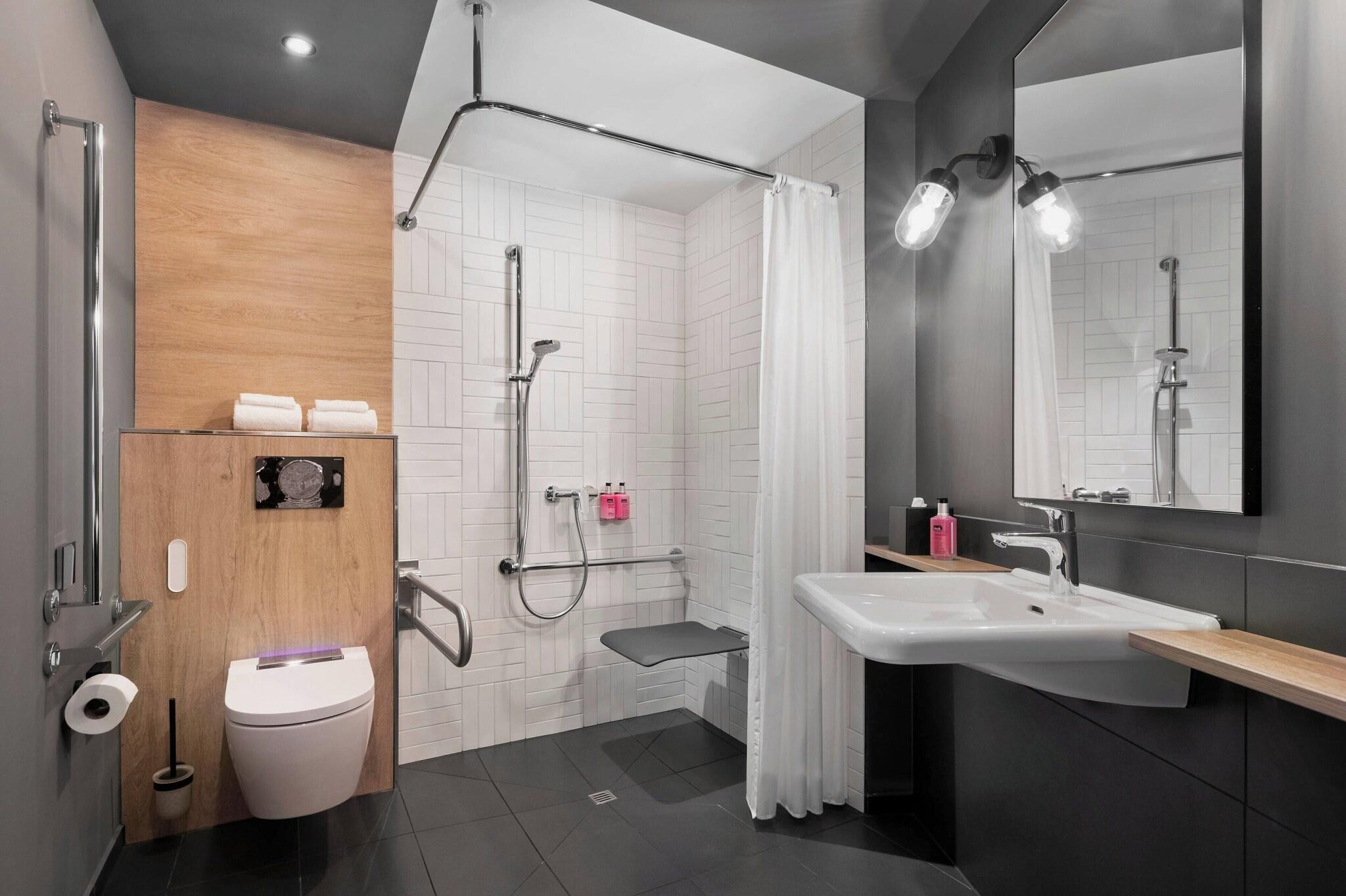 Double Queen Size Bed