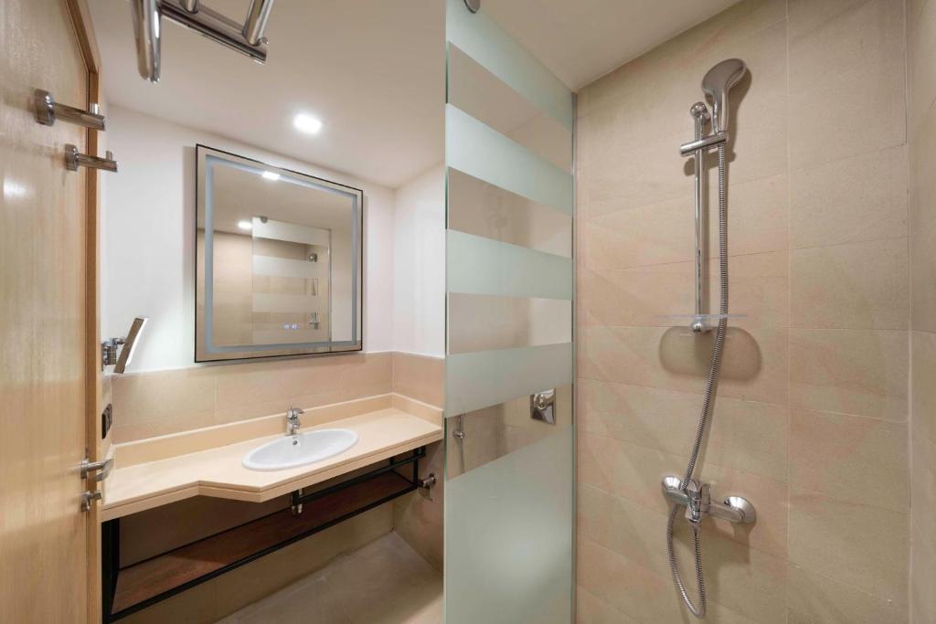 Double or Twin Standard