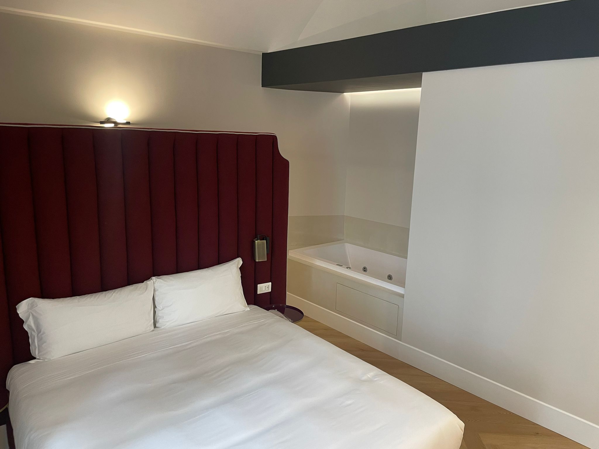 Double King Bed with Jacuzzi