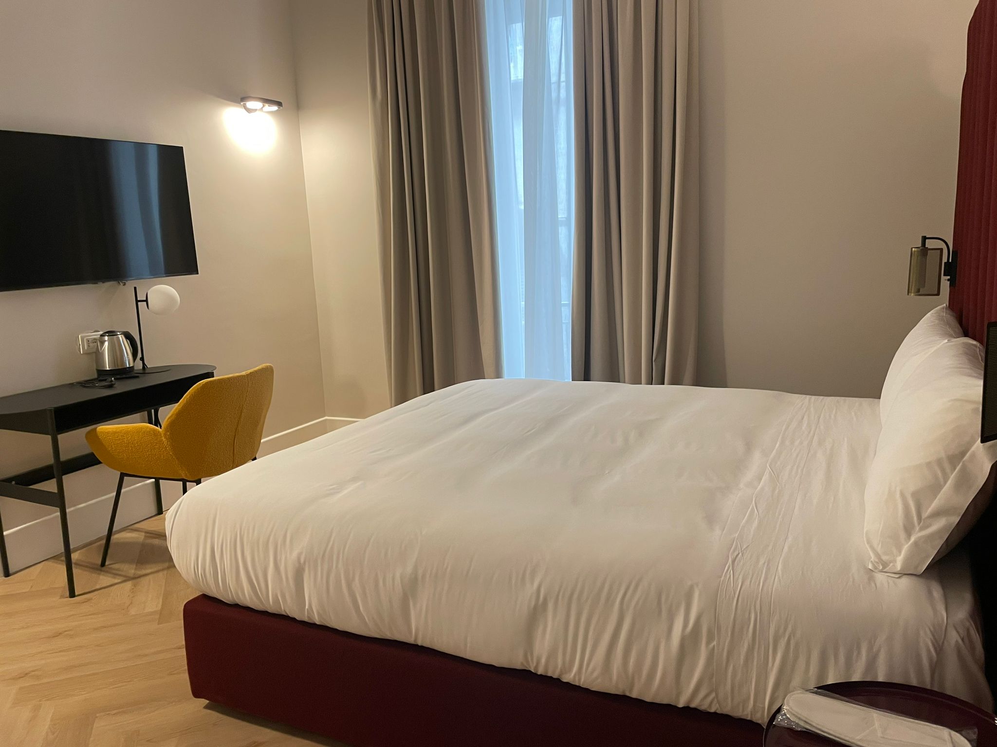 Double King Bed with Jacuzzi