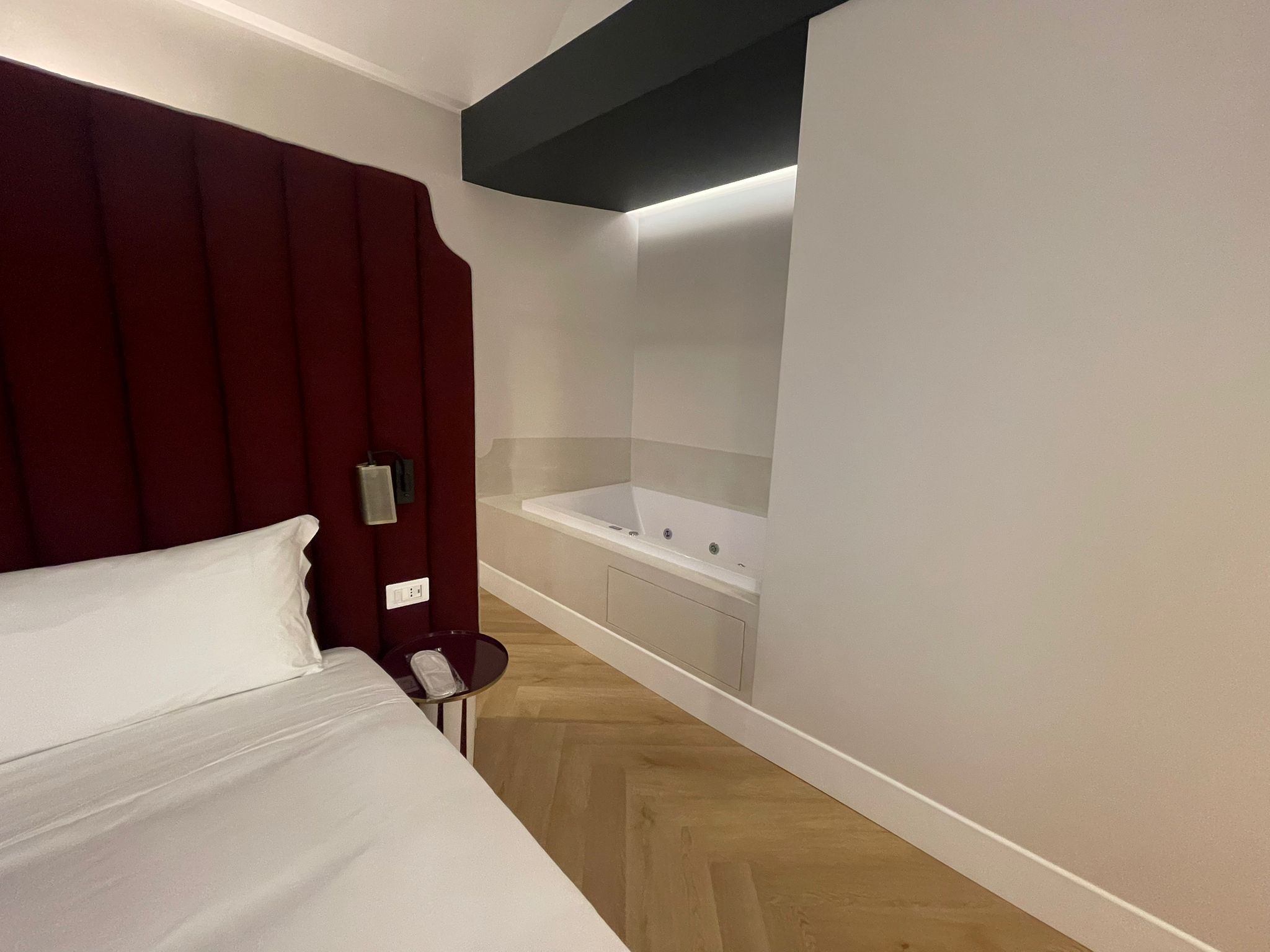 Double King Bed with Jacuzzi