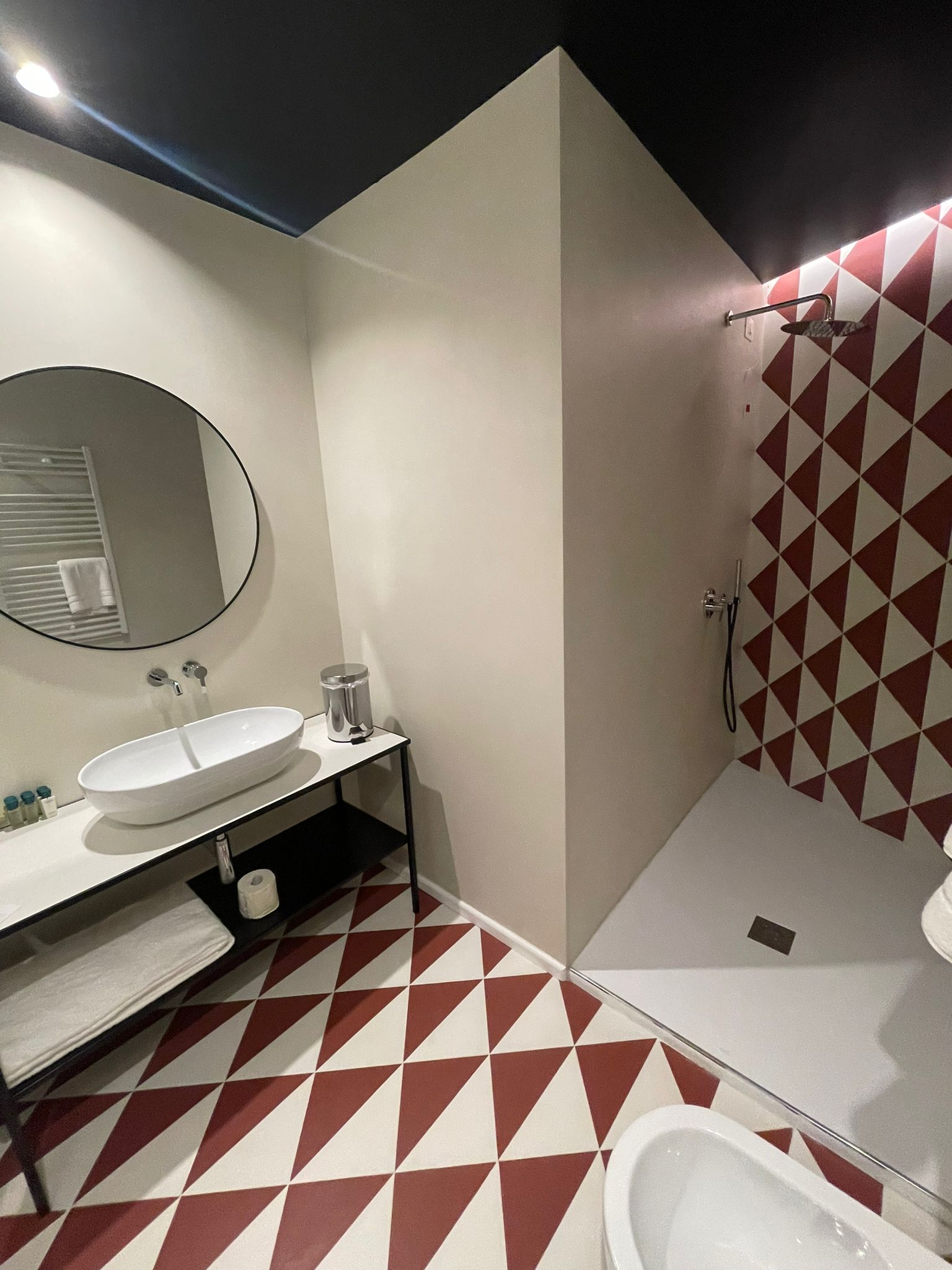 Double King Bed with Jacuzzi