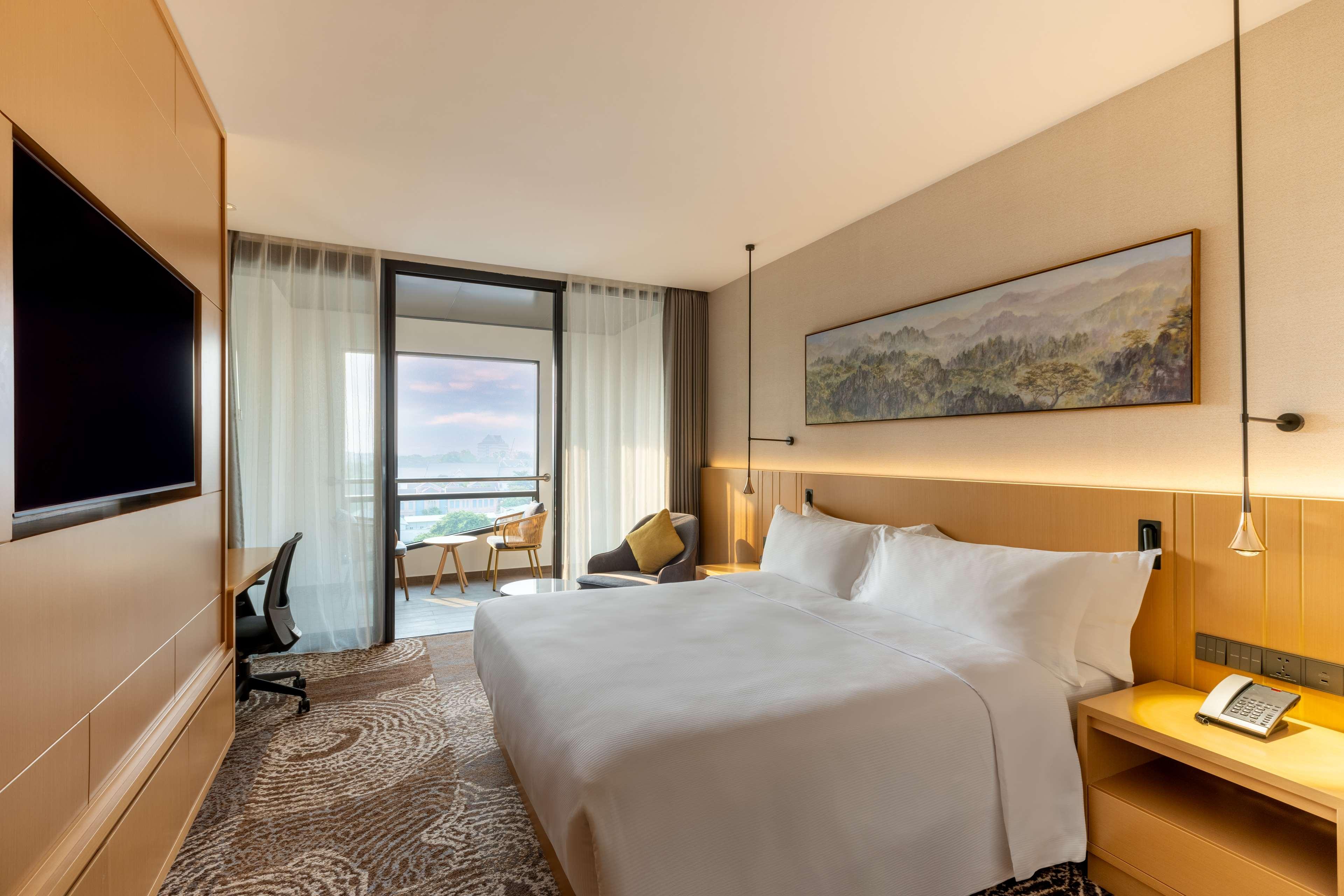 Double Executive King Bed