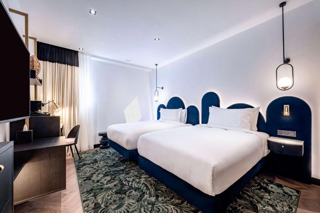 Twin Guest Room City View