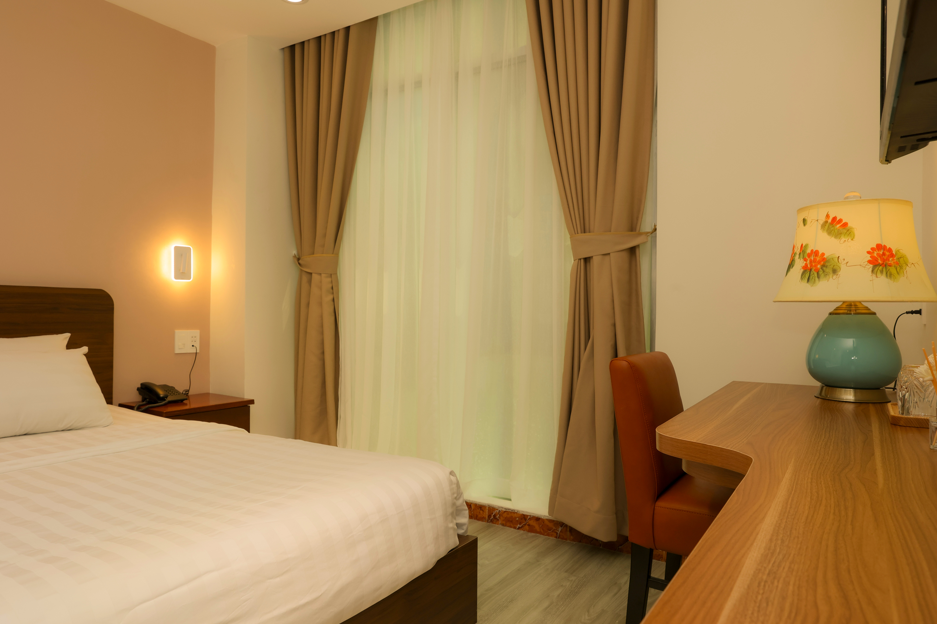 Double Deluxe Queen Bed