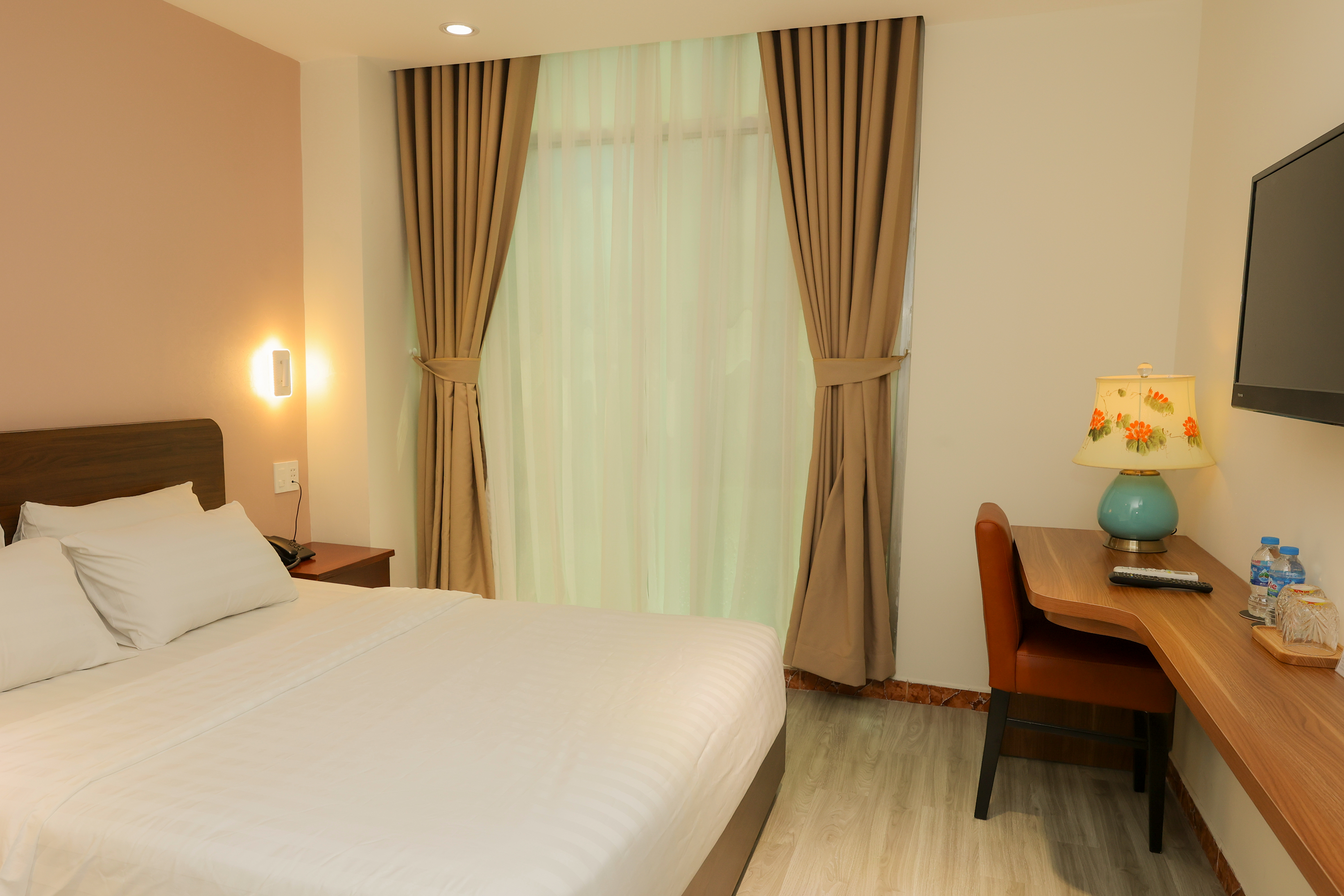 Double Deluxe Queen Bed