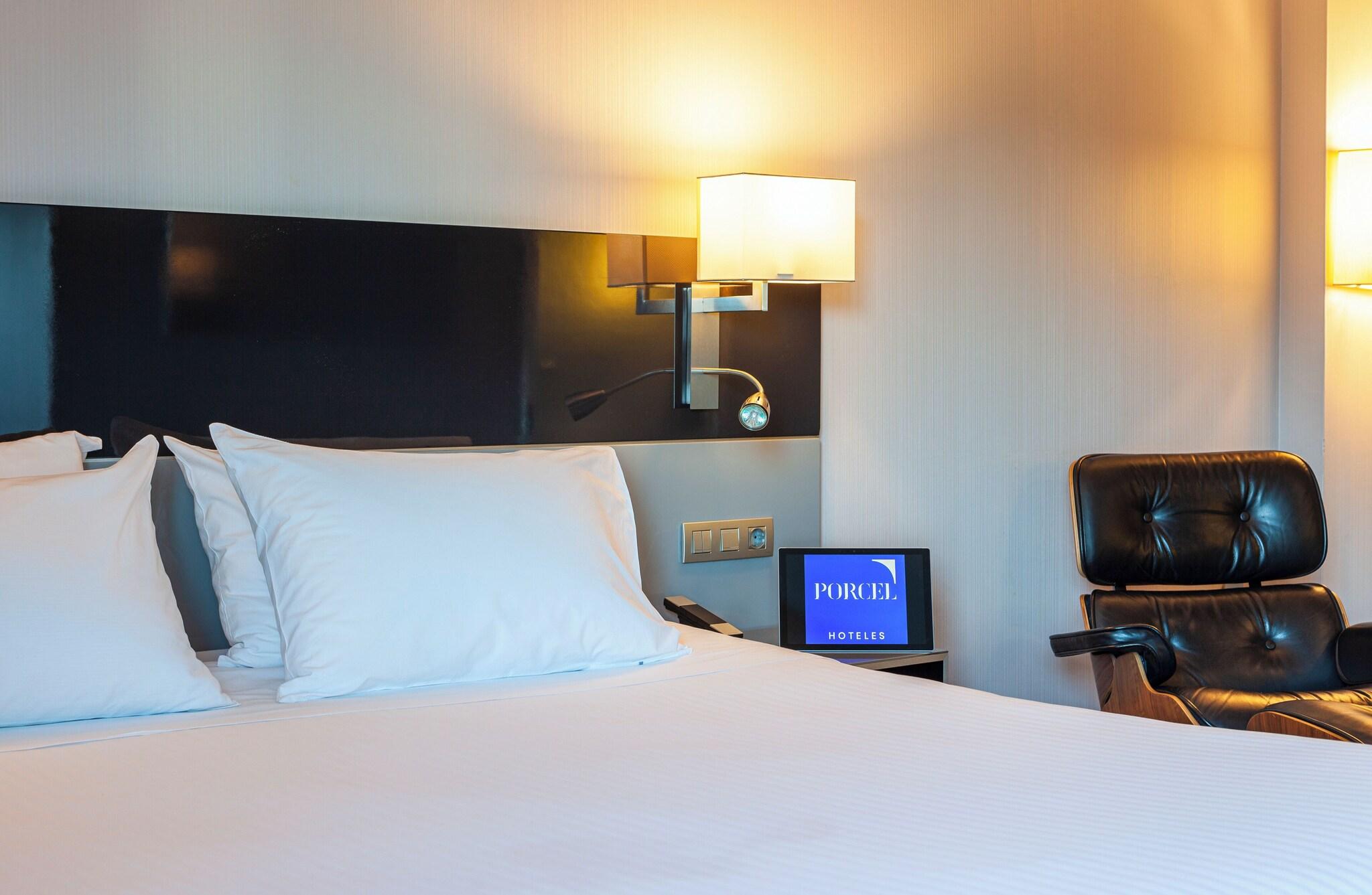 Studio King Size Bed