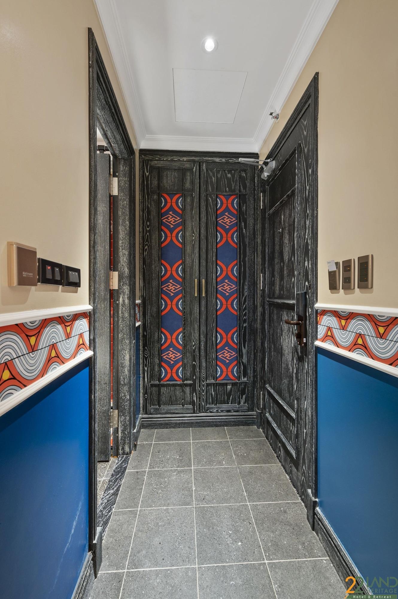 Double Deluxe King Bed