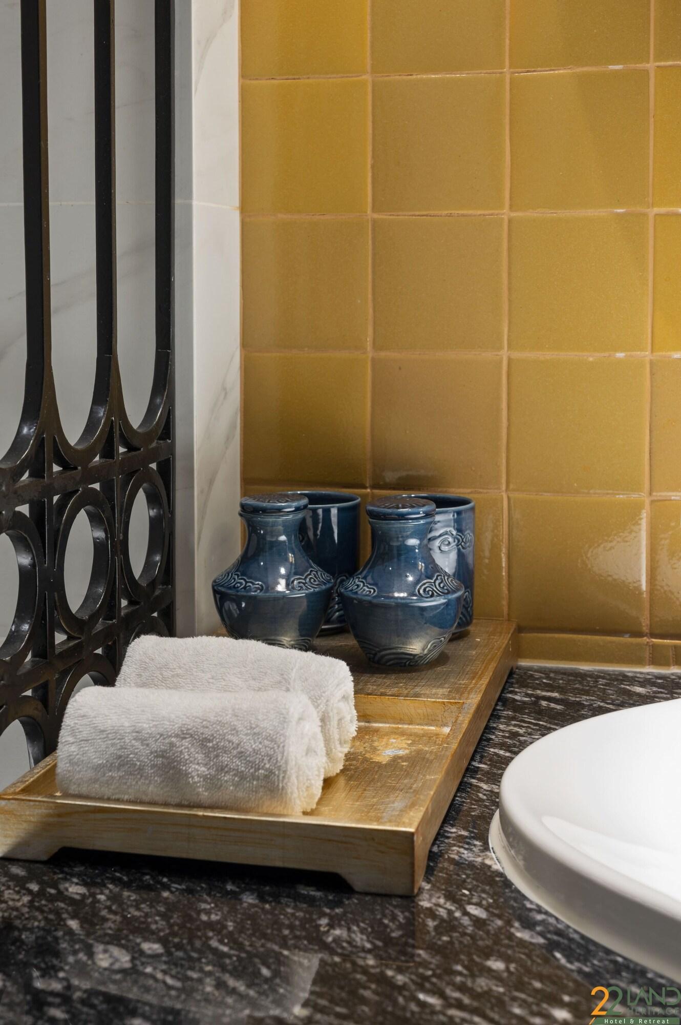 Double Deluxe King Bed