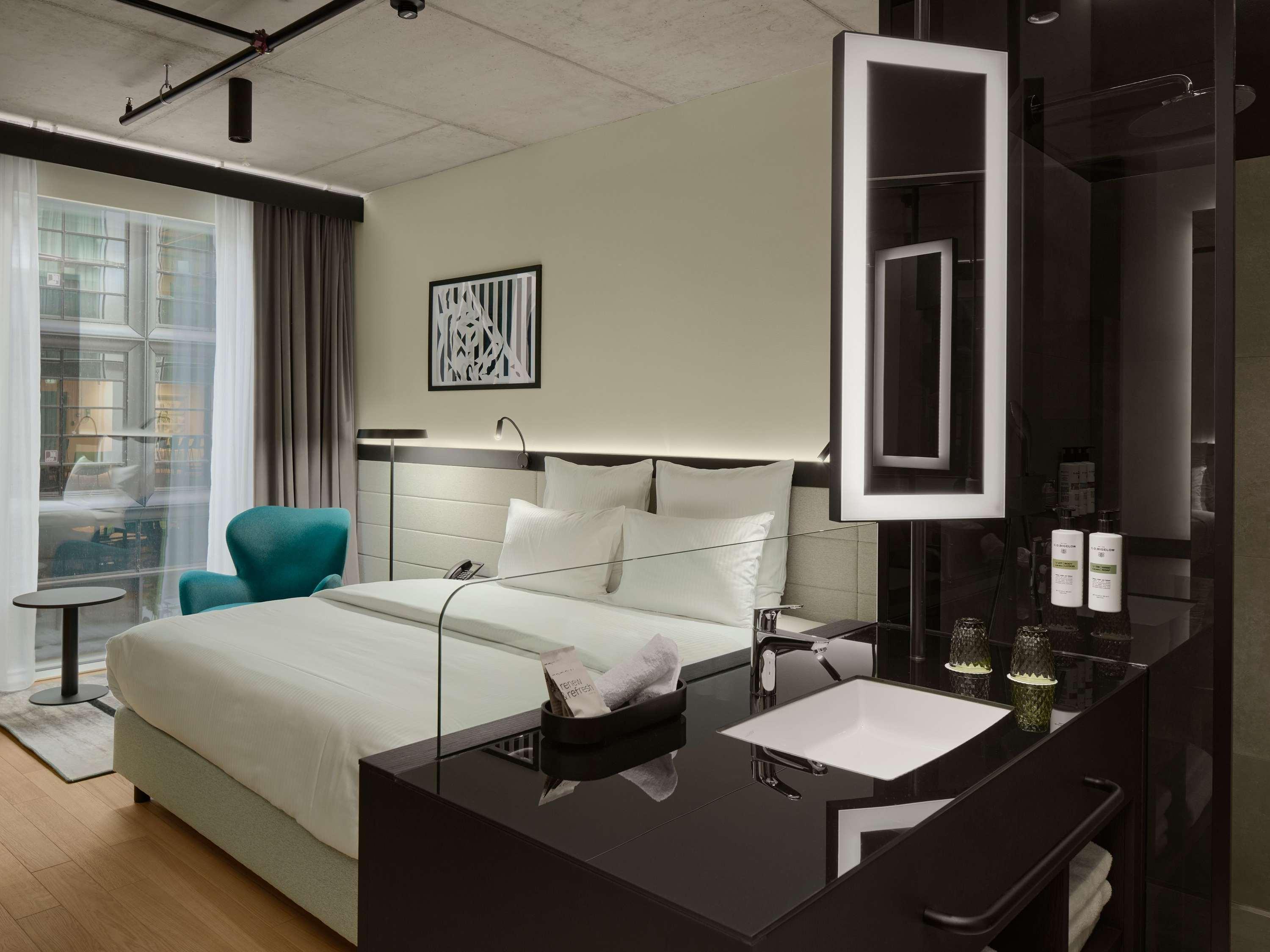 Double Deluxe King Bed