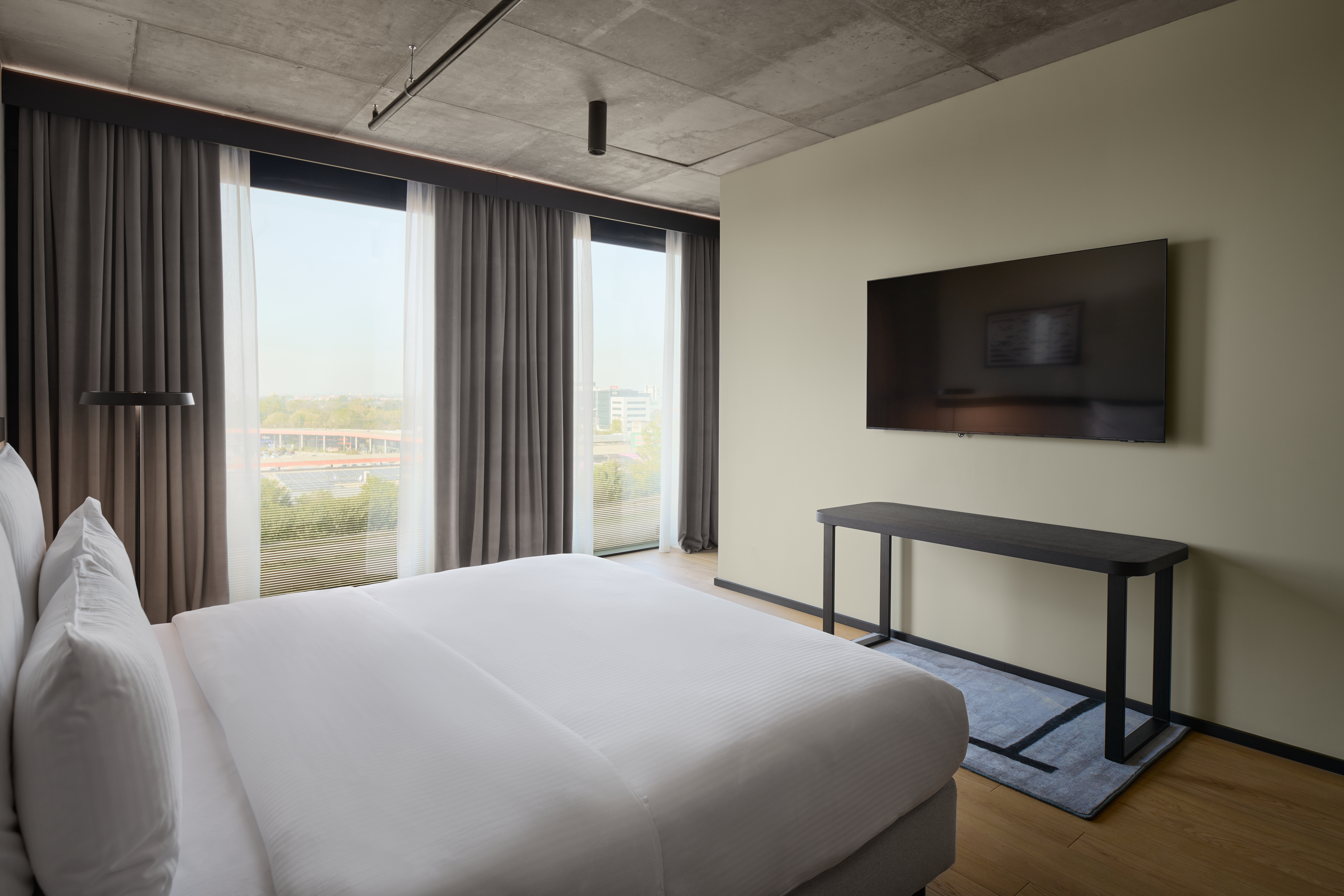 Junior Suite King Size Bed