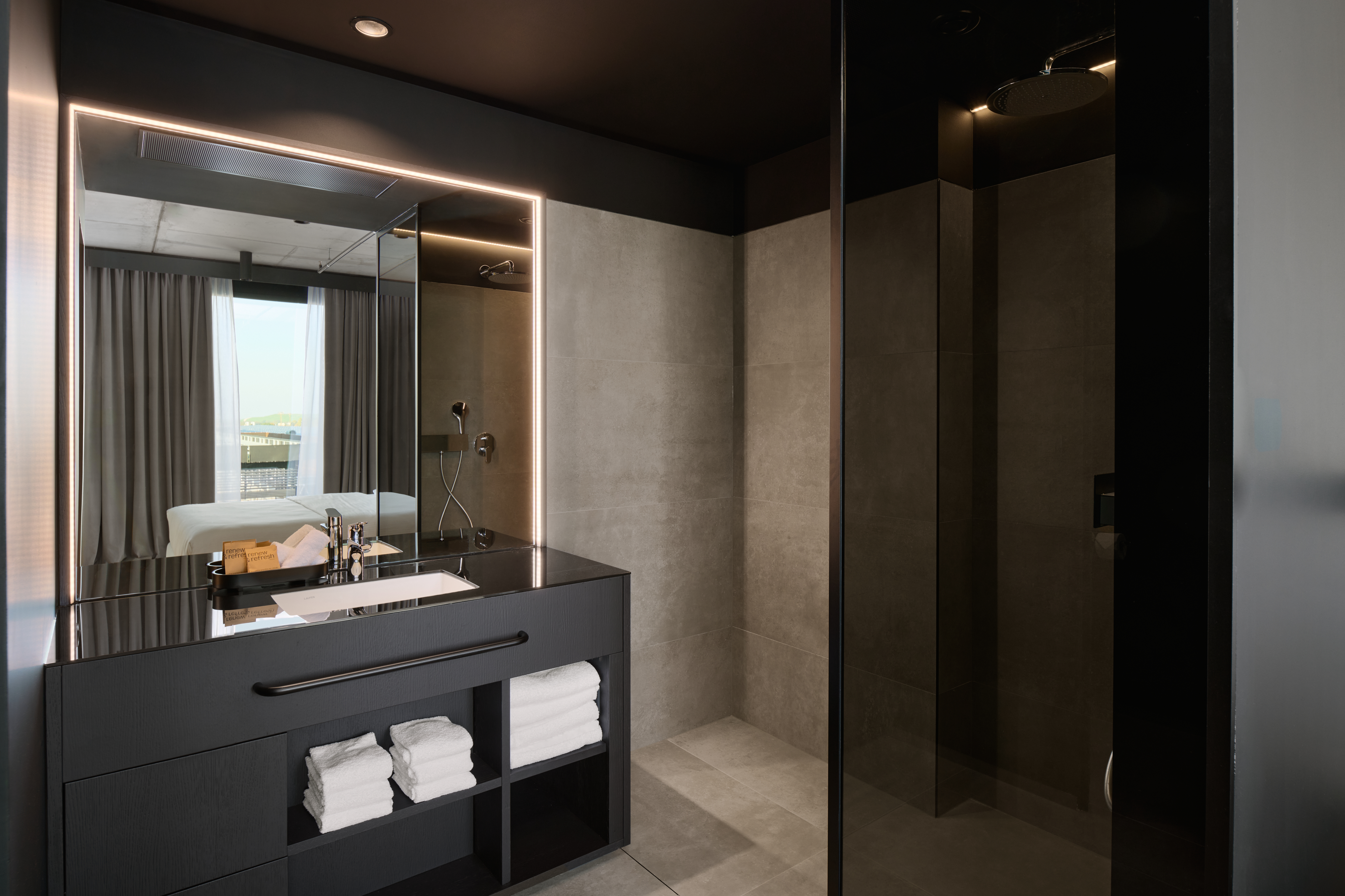 Junior Suite King Size Bed