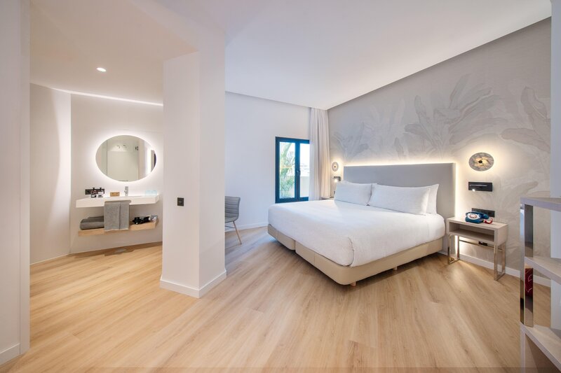 Double Queen Size Bed