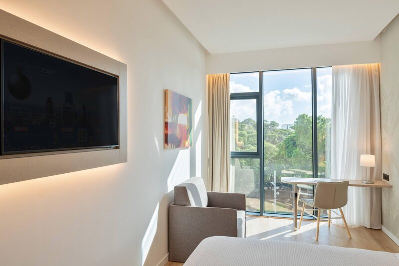 Studio King Size Bed