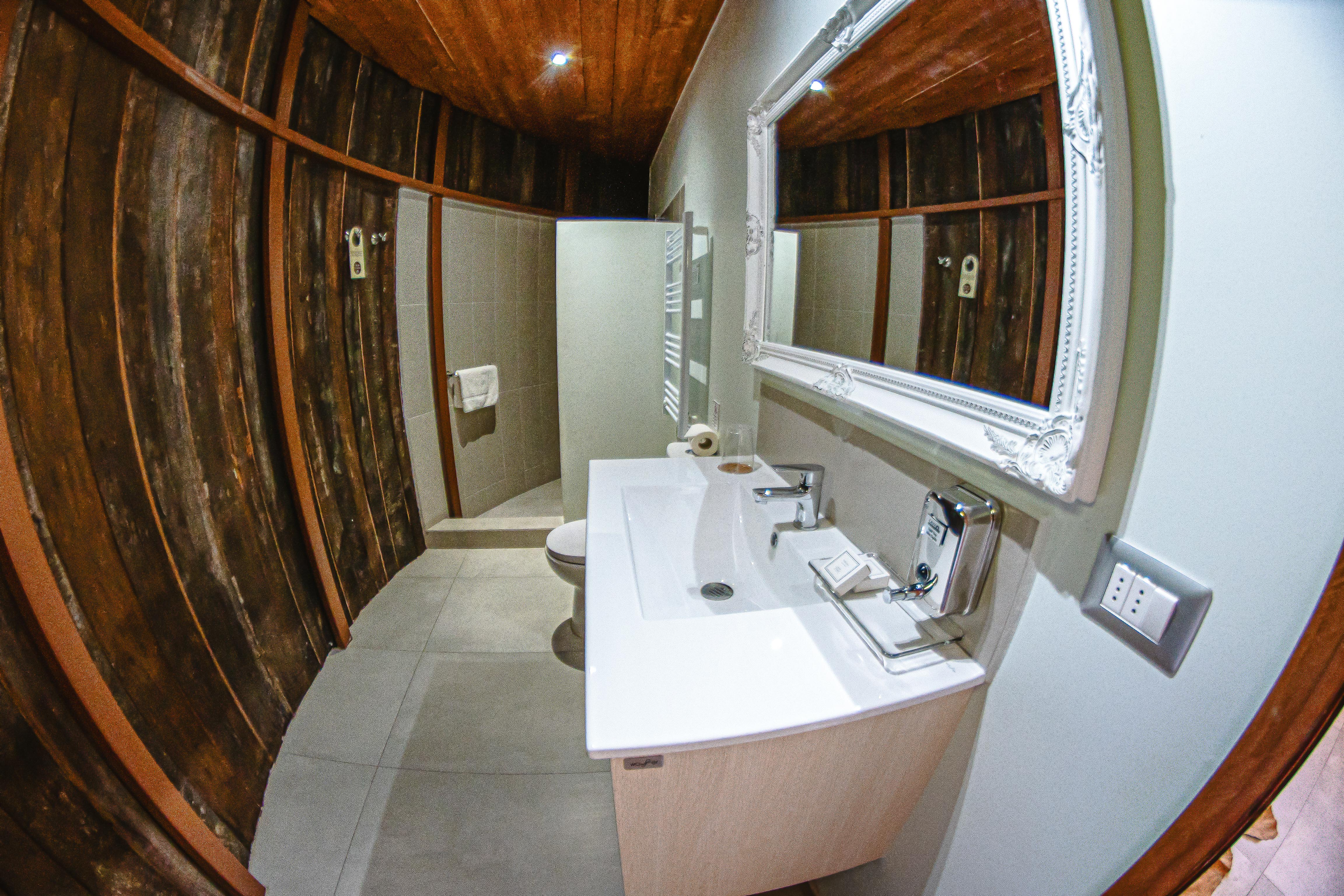 Double Deluxe King Bed