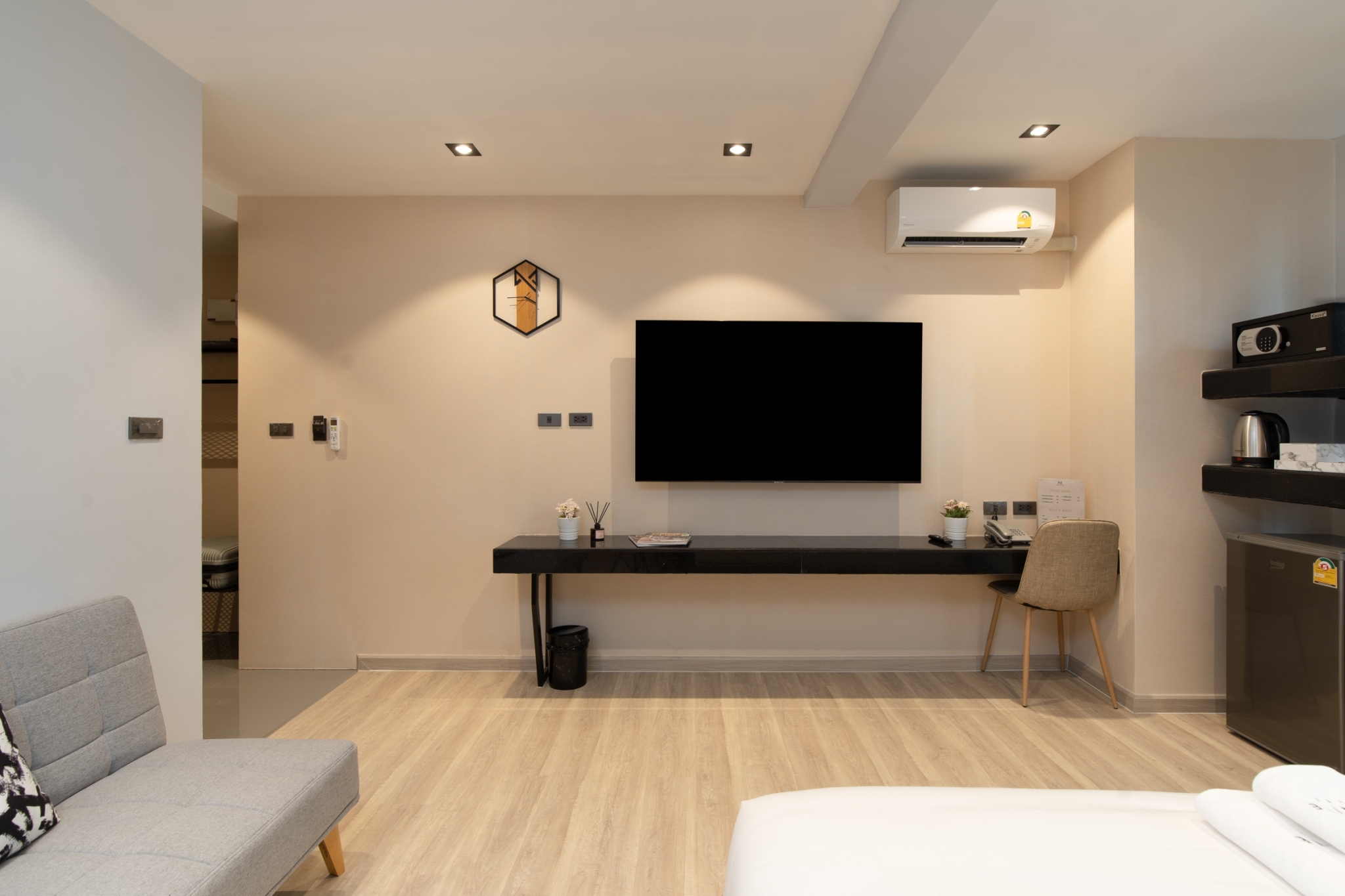 Suite Deluxe King Bed