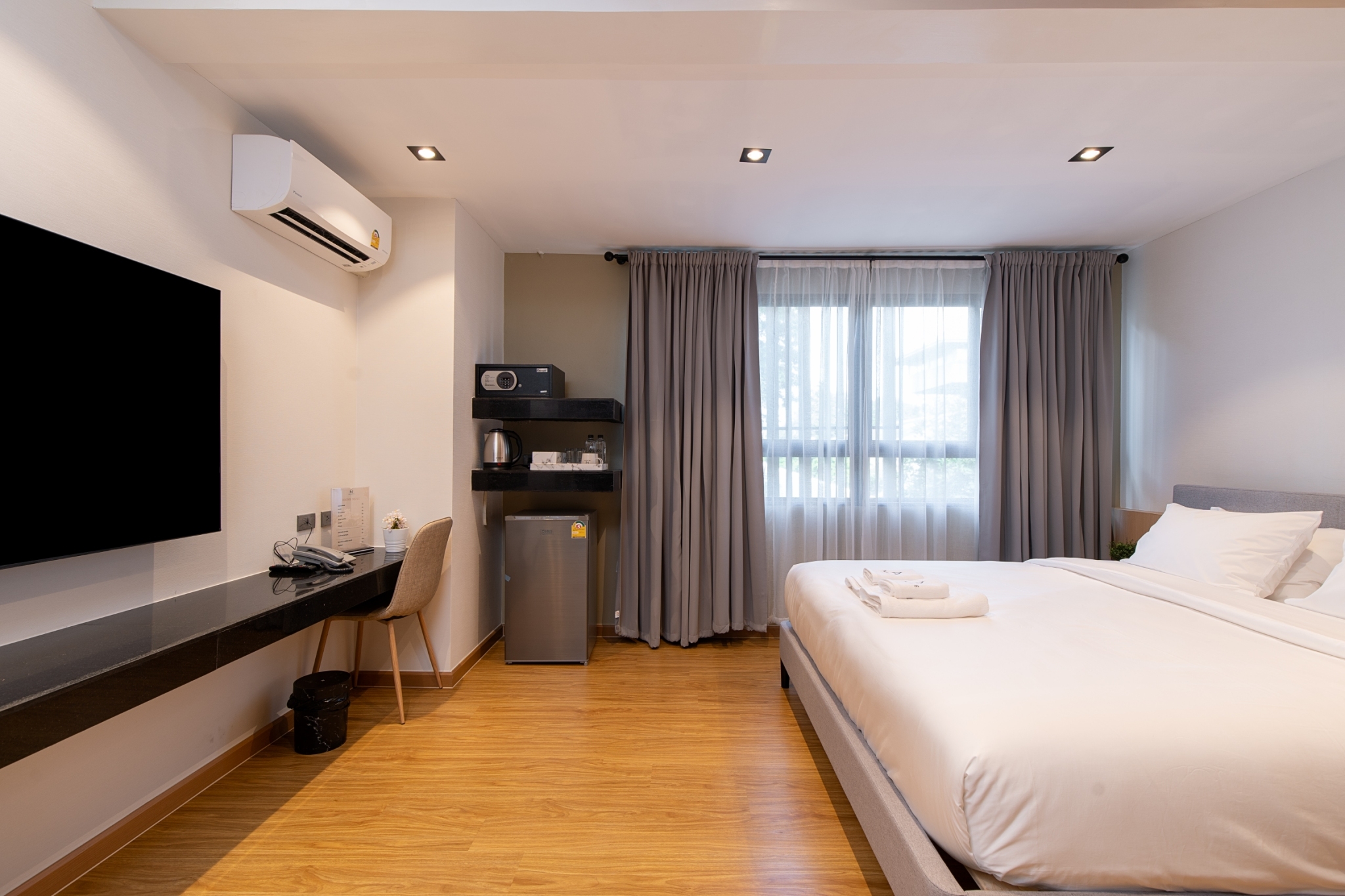 Suite Deluxe King Bed