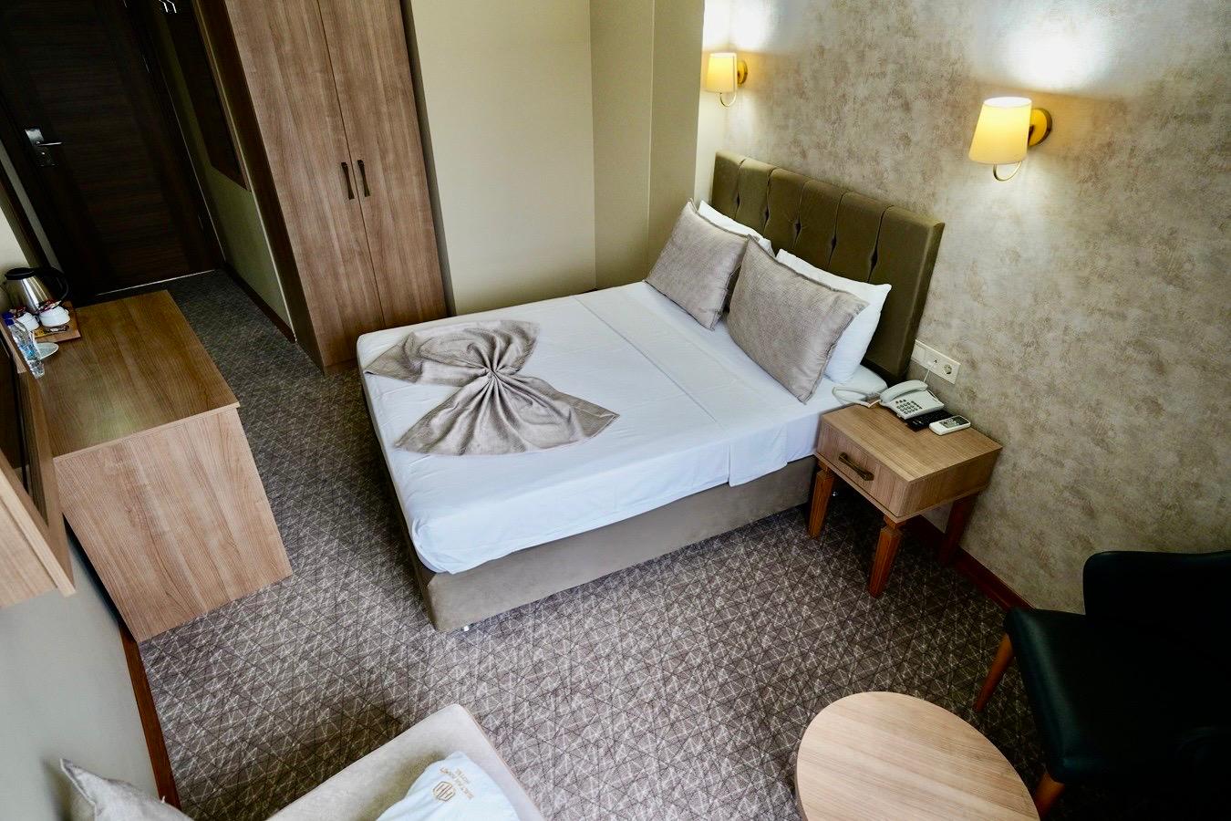 Double or Twin Standard