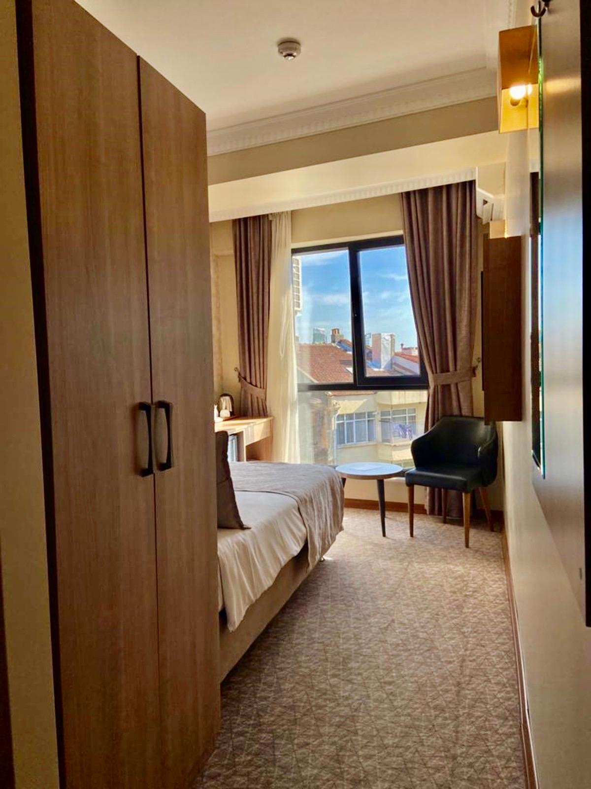 Double or Twin Standard