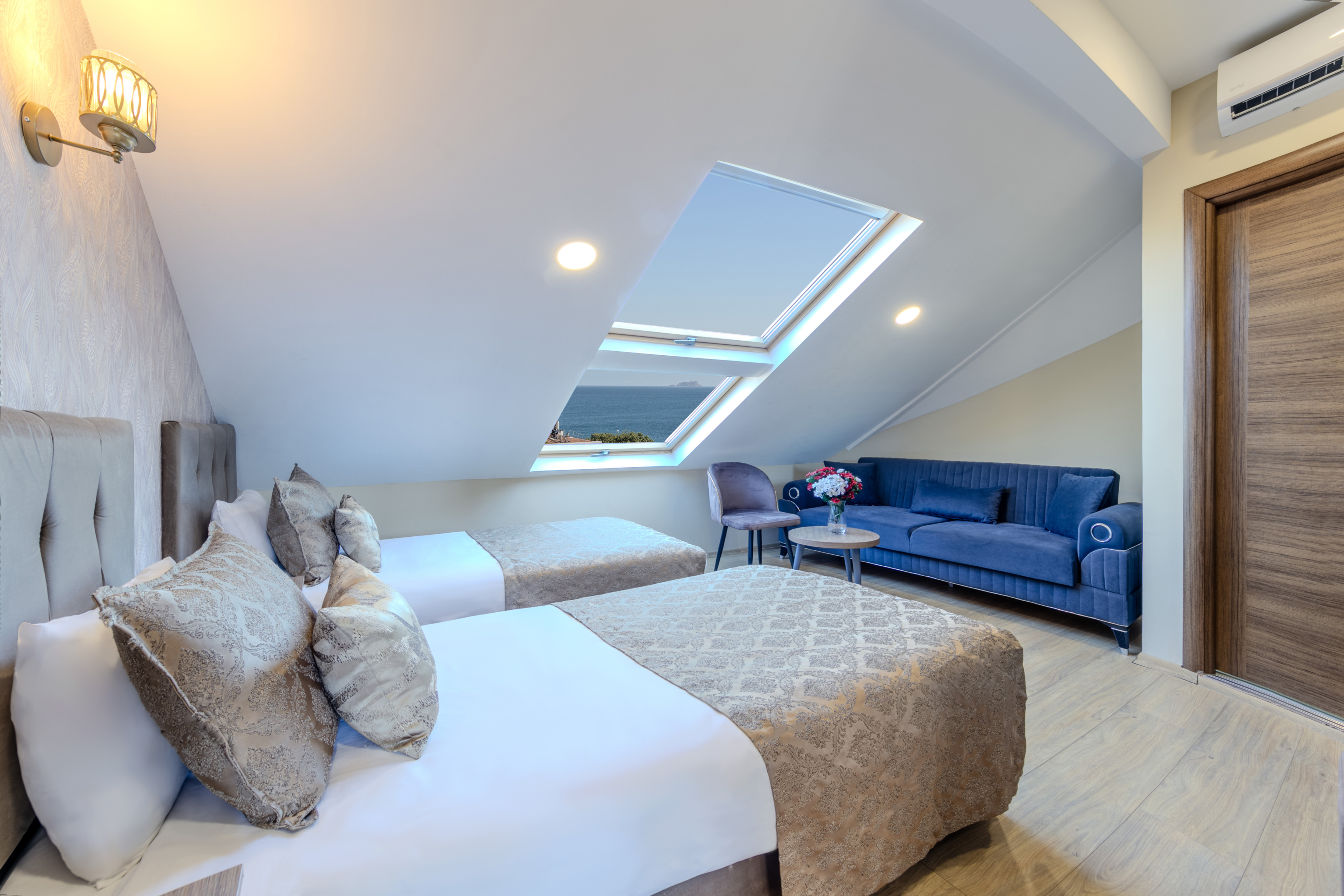 Double or Twin Deluxe Sea View