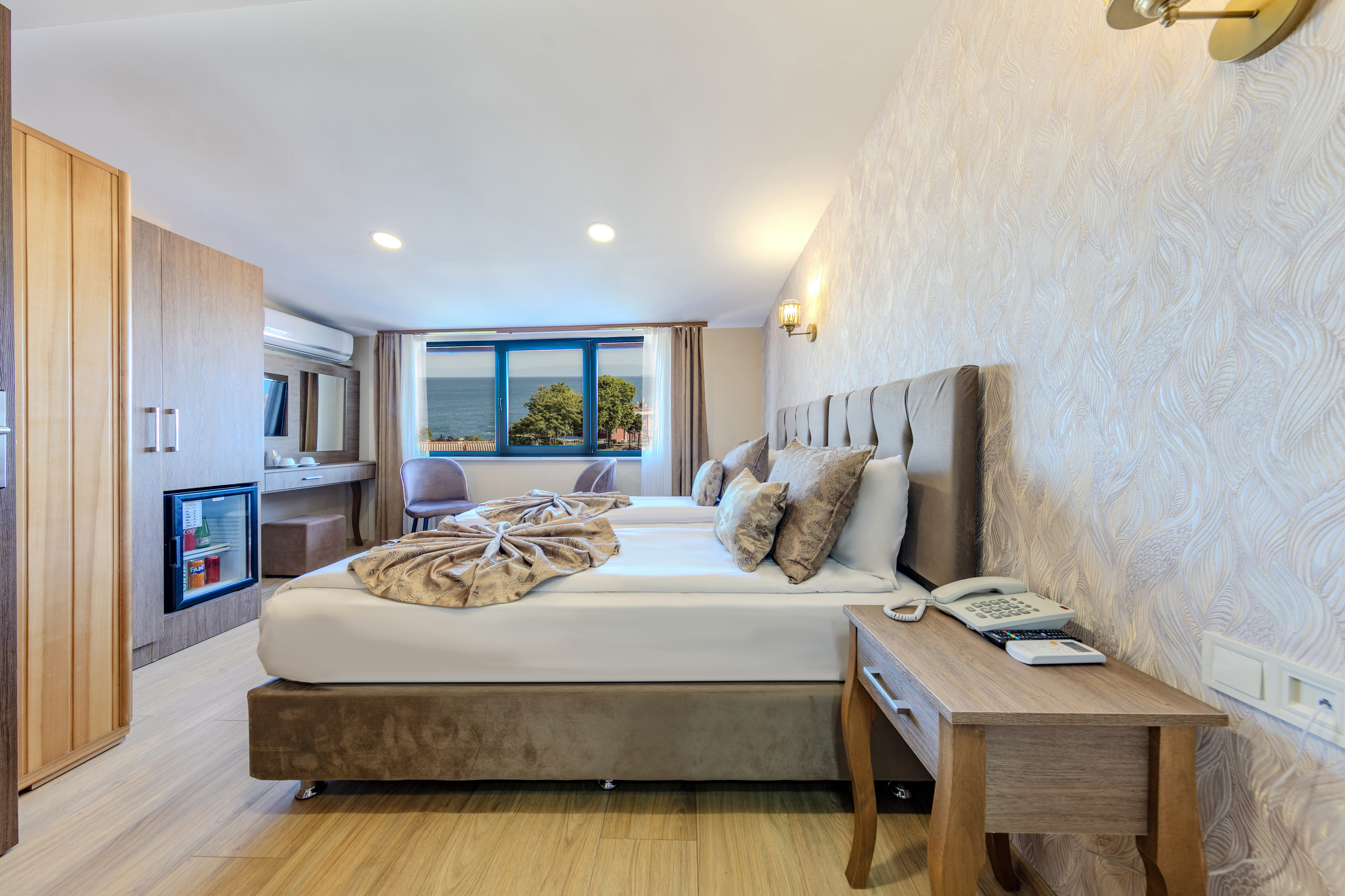 Double or Twin Deluxe Sea View