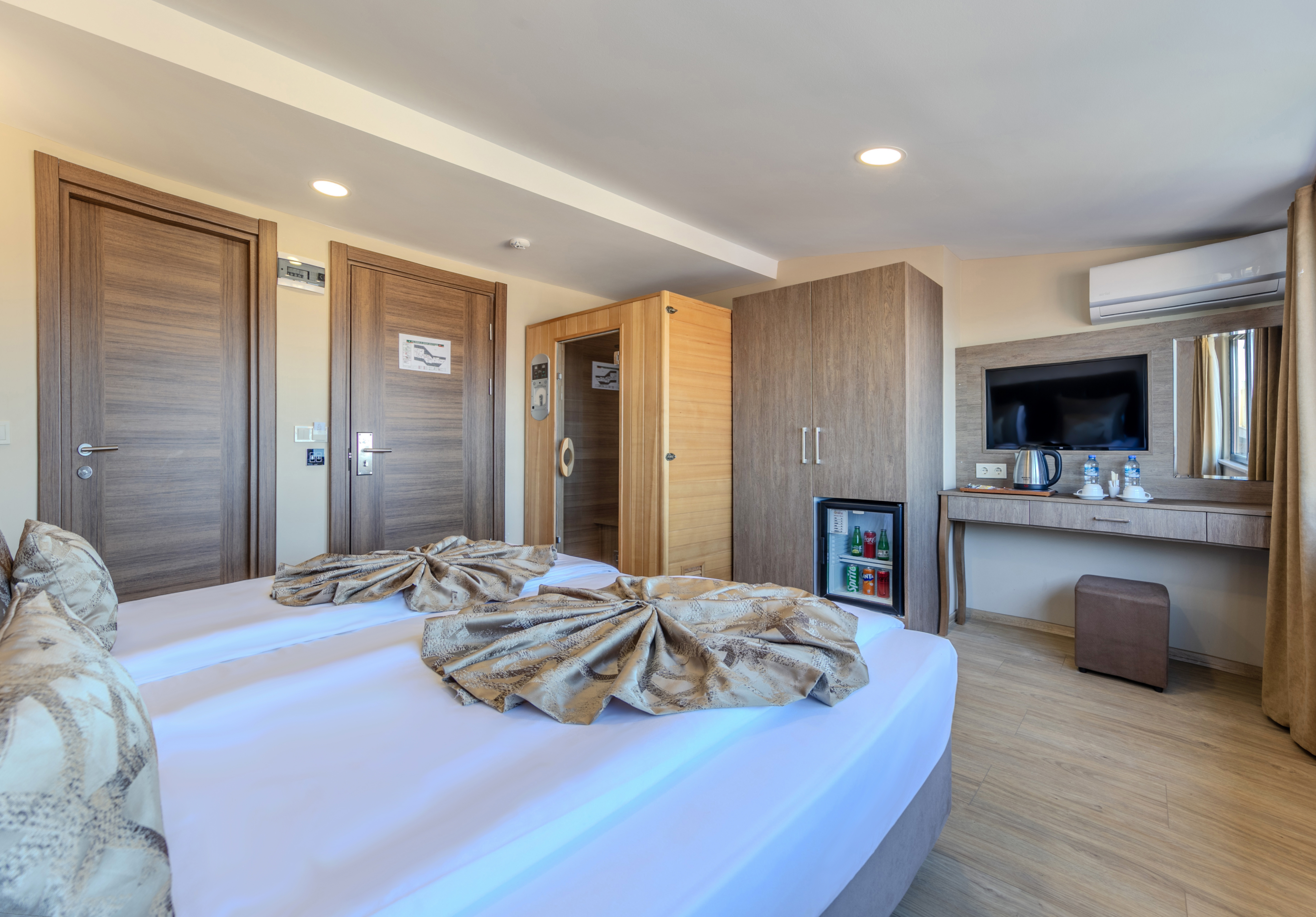 Double or Twin Deluxe Sea View