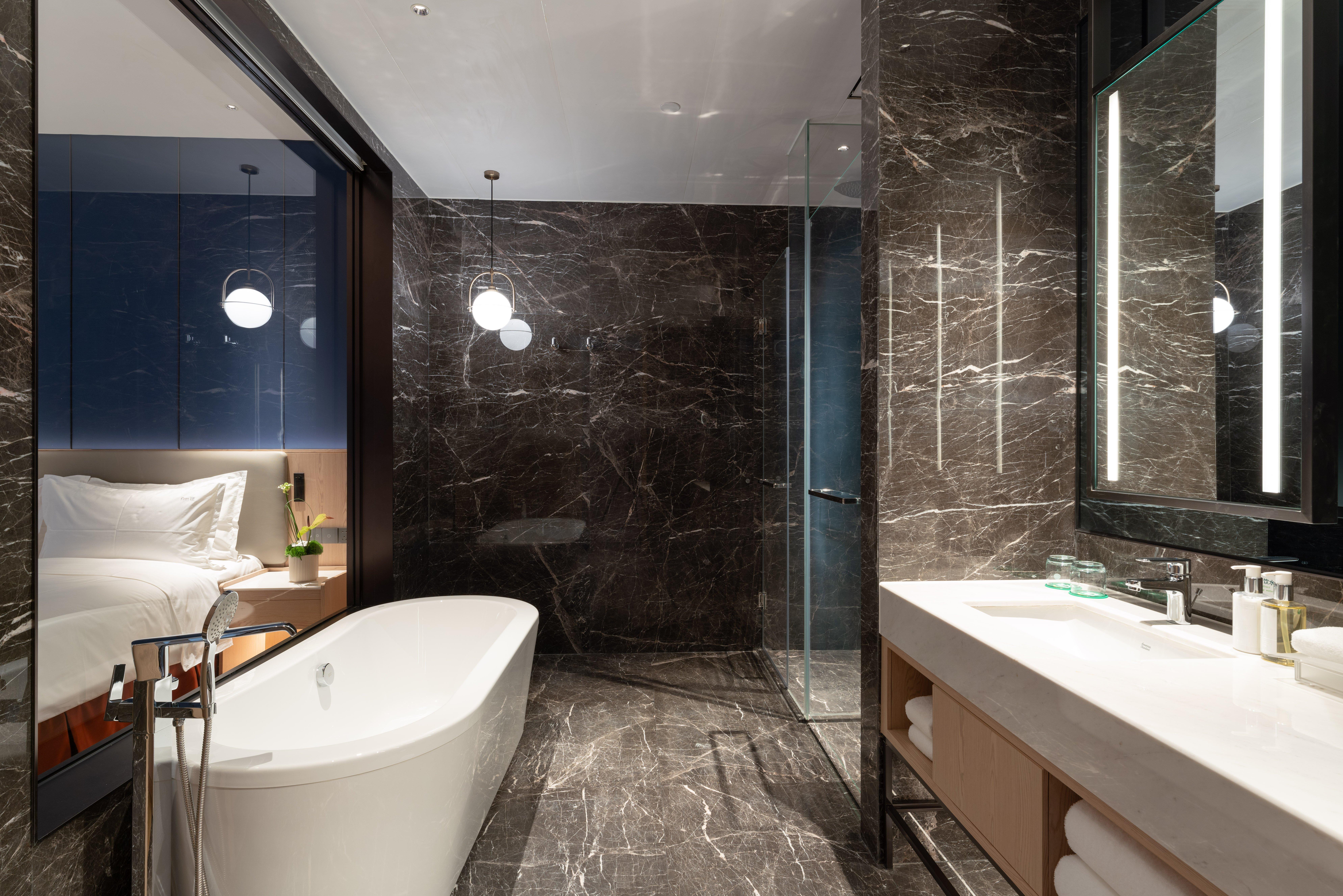 Suite King Bed One Bedroom 