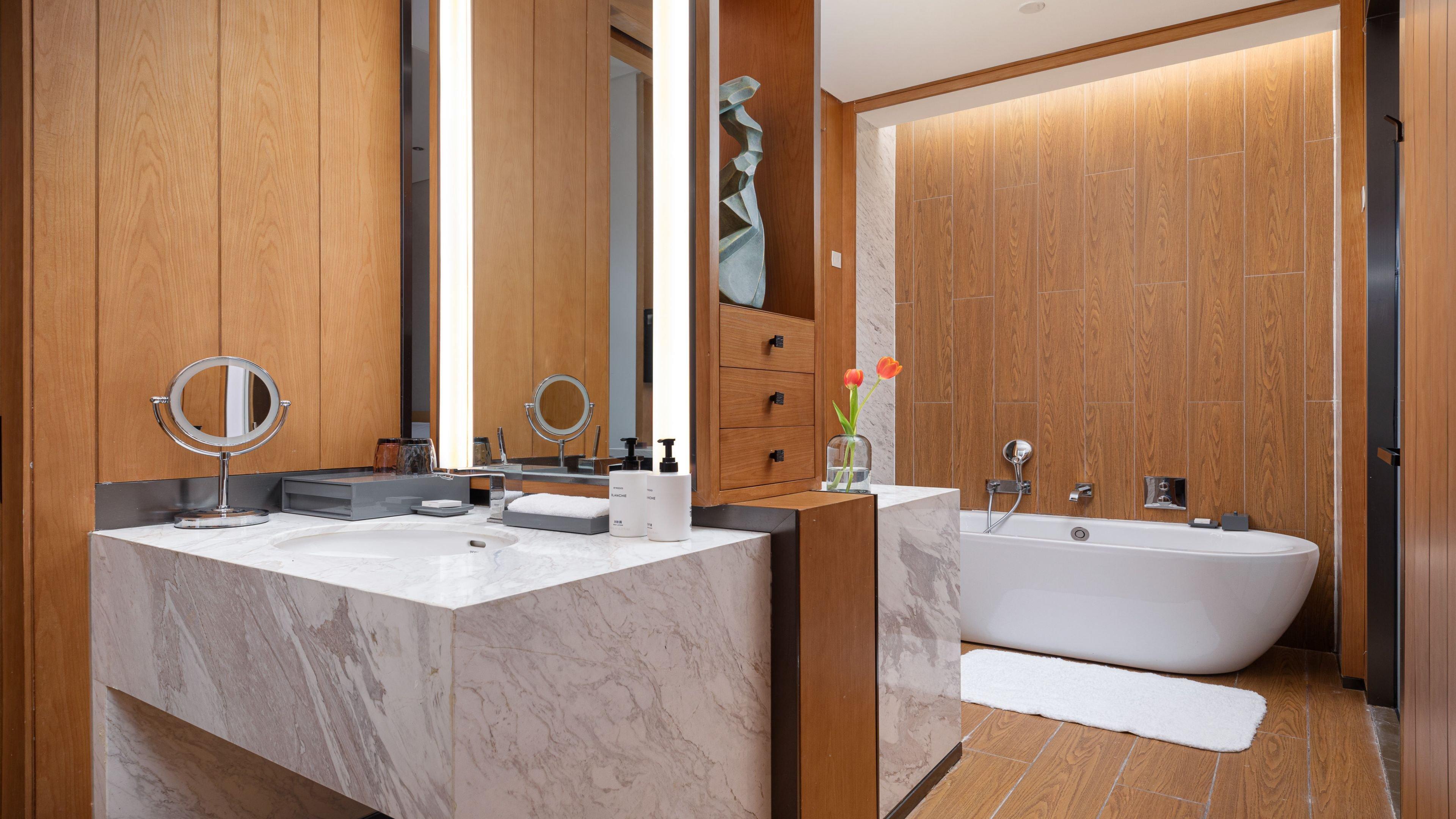 Double Classic Mountain View