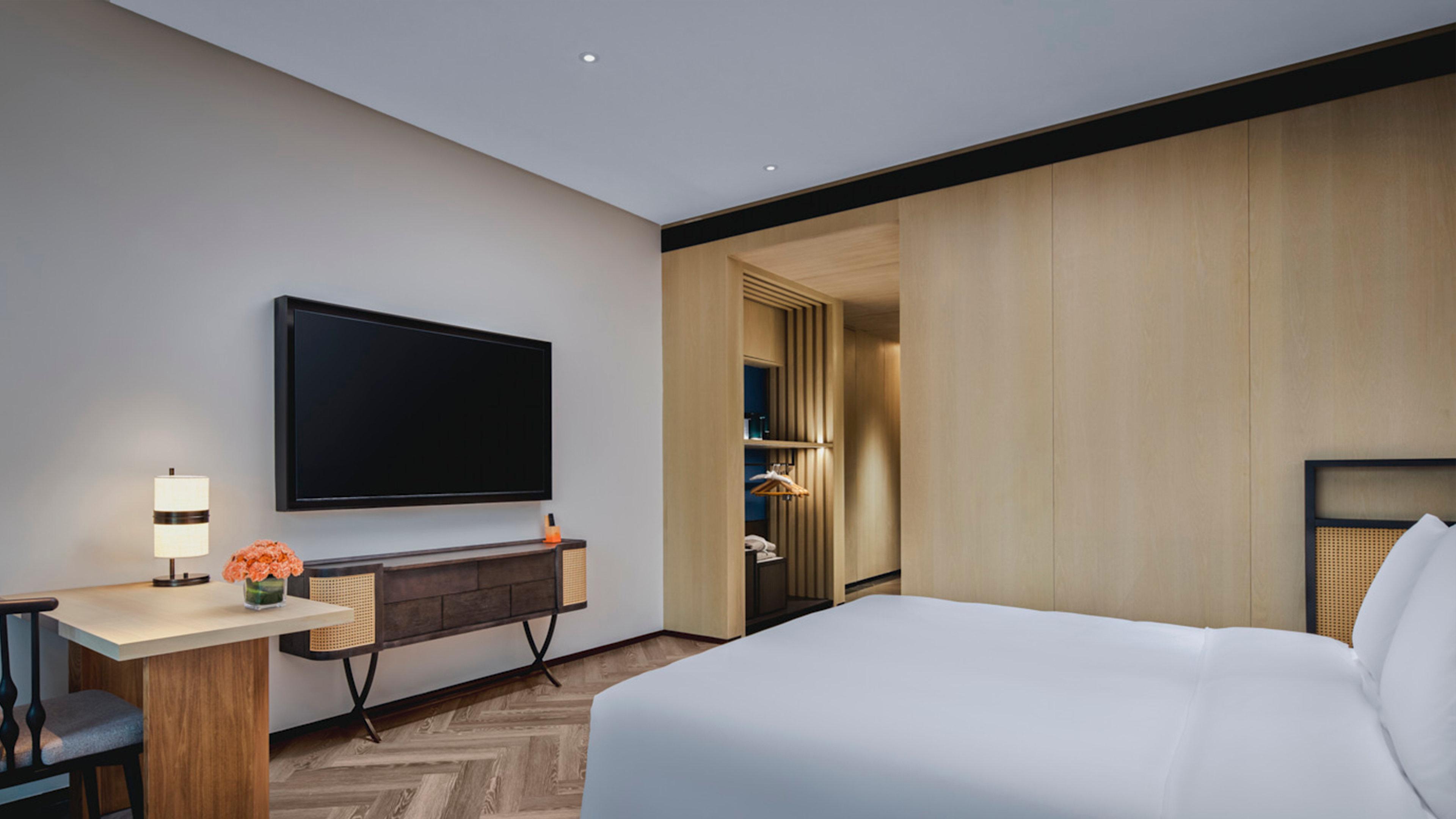 Double Accessible King Size Bed