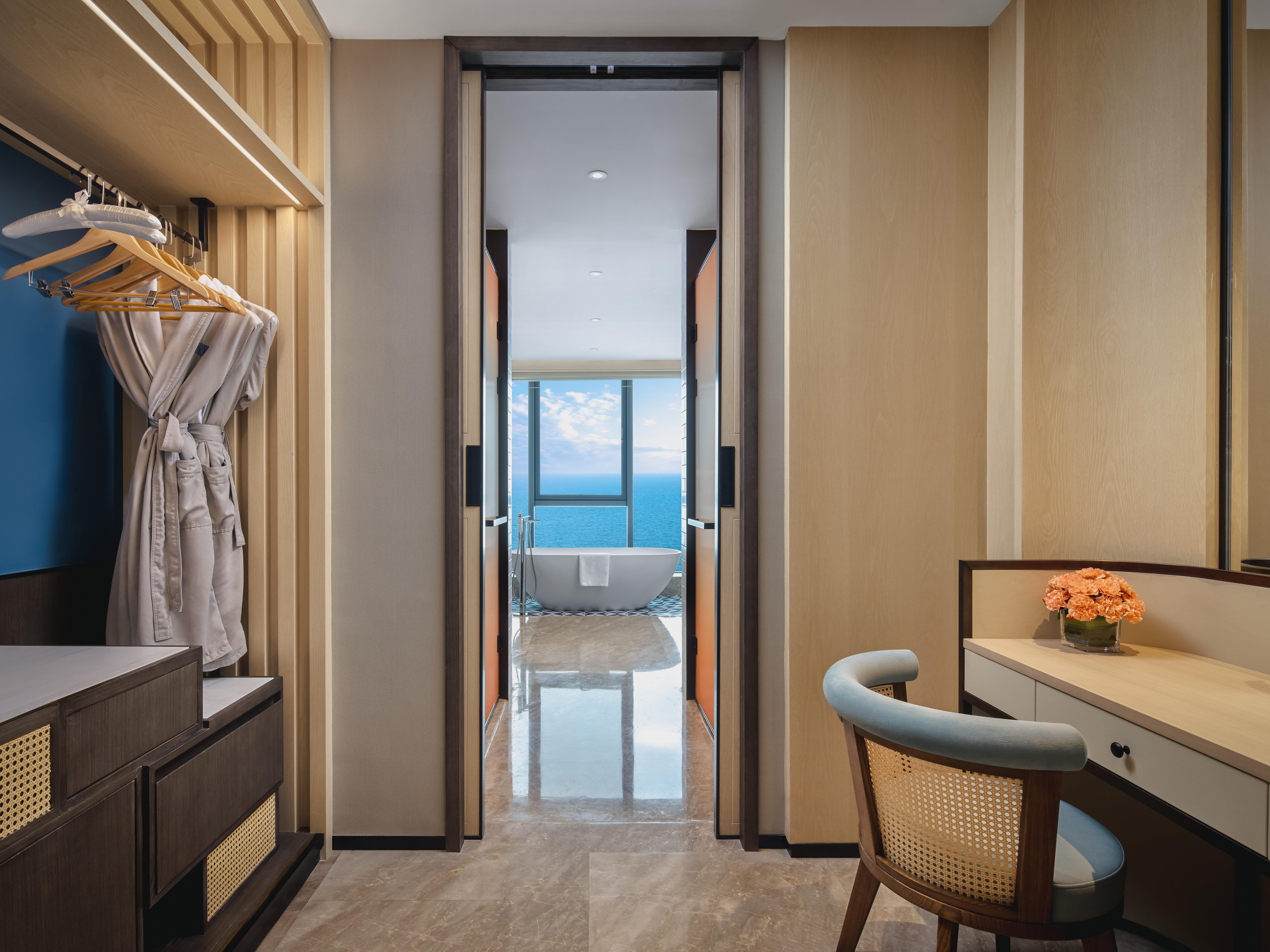 Suite Sea View King Bed